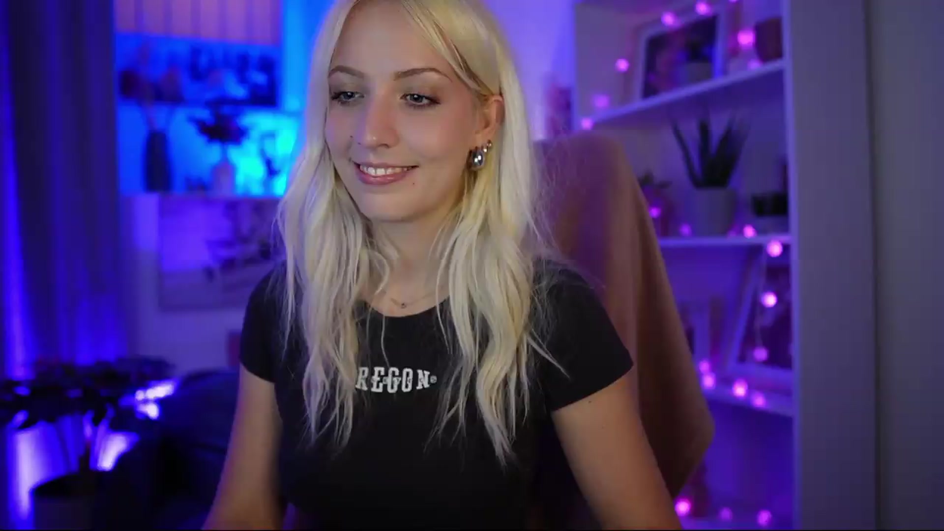 Gallery image thumbnail from Lucy_Cutie's myfreecams stream on, 07/11/2026, 20:20 image 16 of 20