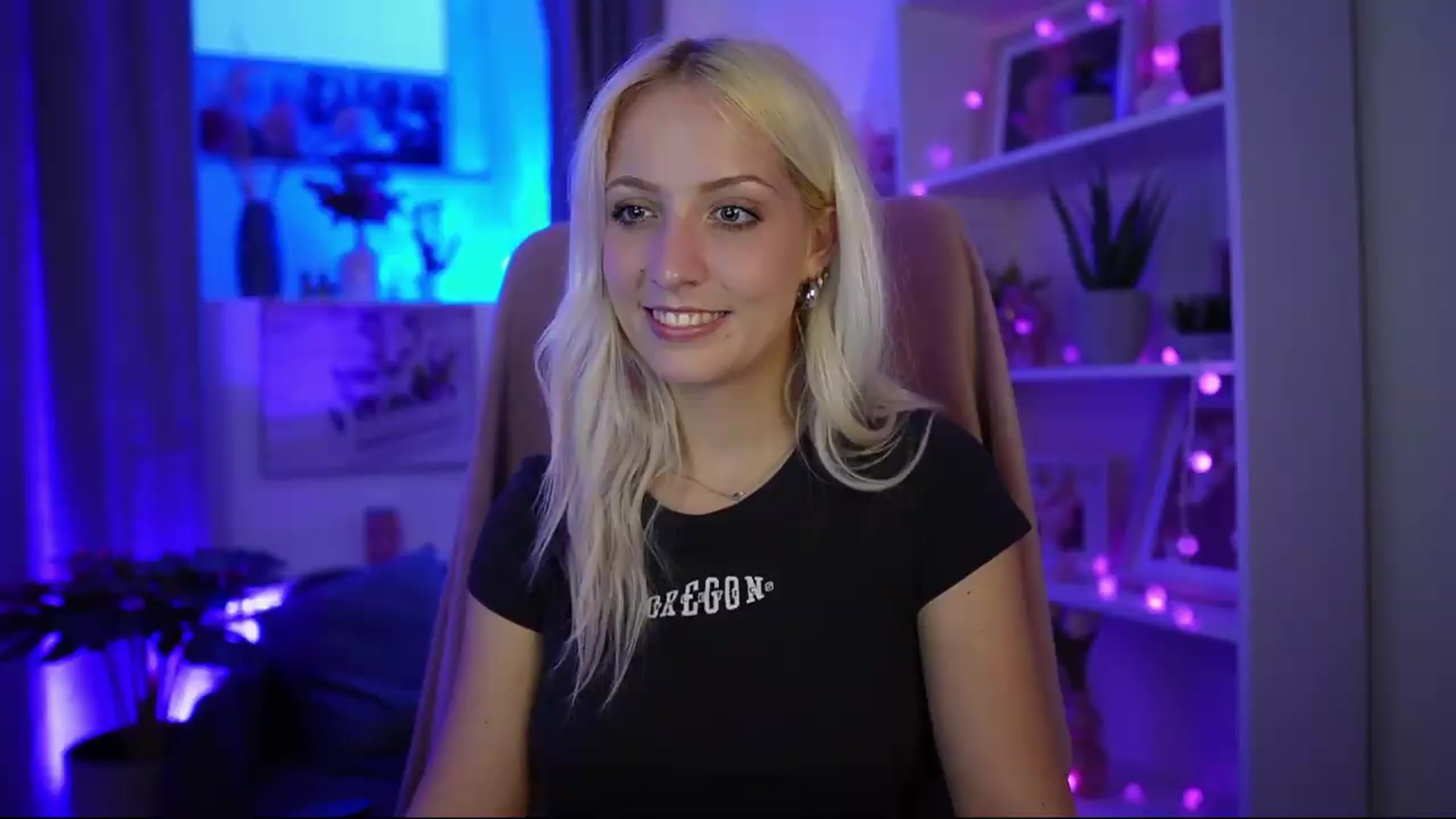 Gallery image thumbnail from Lucy_Cutie's myfreecams stream on, 07/11/2026, 20:20 image 6 of 20