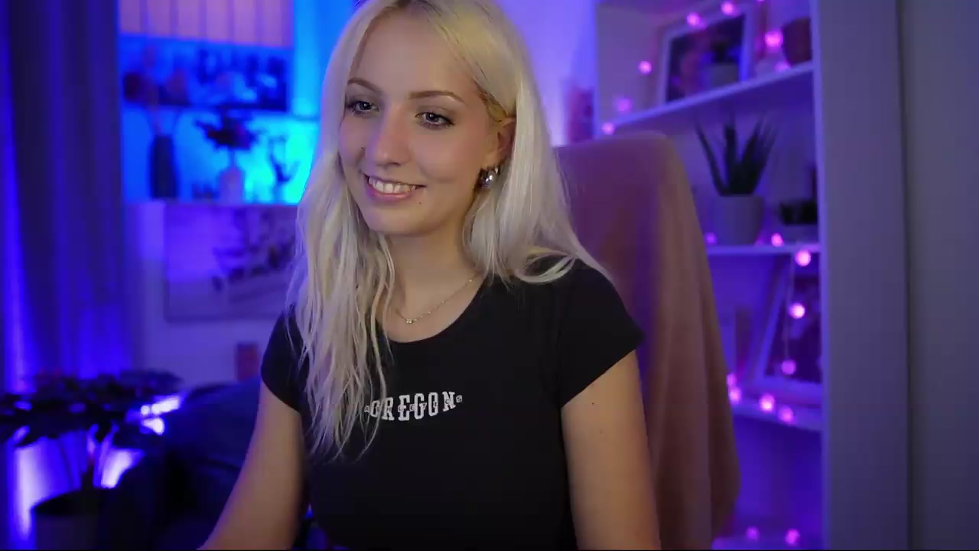 Gallery image thumbnail from Lucy_Cutie's myfreecams stream on, 07/11/2026, 20:20 image 18 of 20