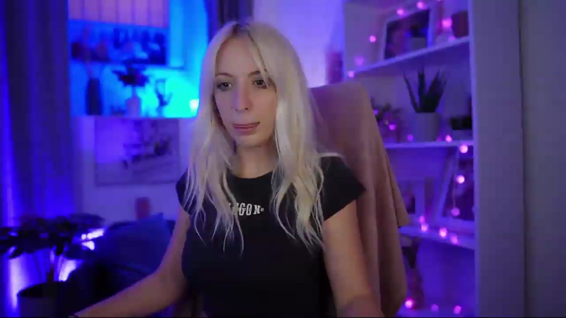 Gallery image thumbnail from Lucy_Cutie's myfreecams stream on, 07/11/2026, 21:33 image 7 of 20