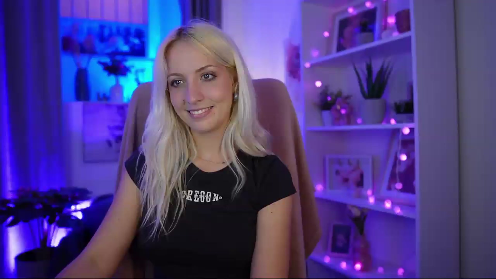 Gallery image thumbnail from Lucy_Cutie's myfreecams stream on, 07/11/2026, 21:33 image 4 of 20