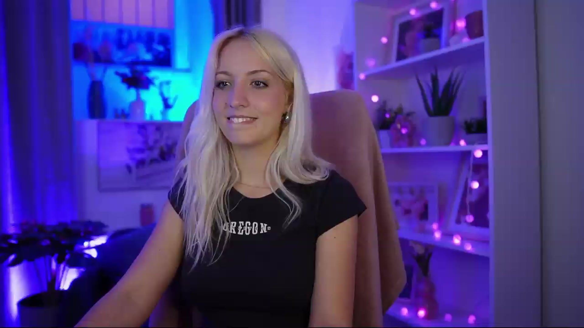 Gallery image thumbnail from Lucy_Cutie's myfreecams stream on, 07/11/2026, 21:33 image 5 of 20