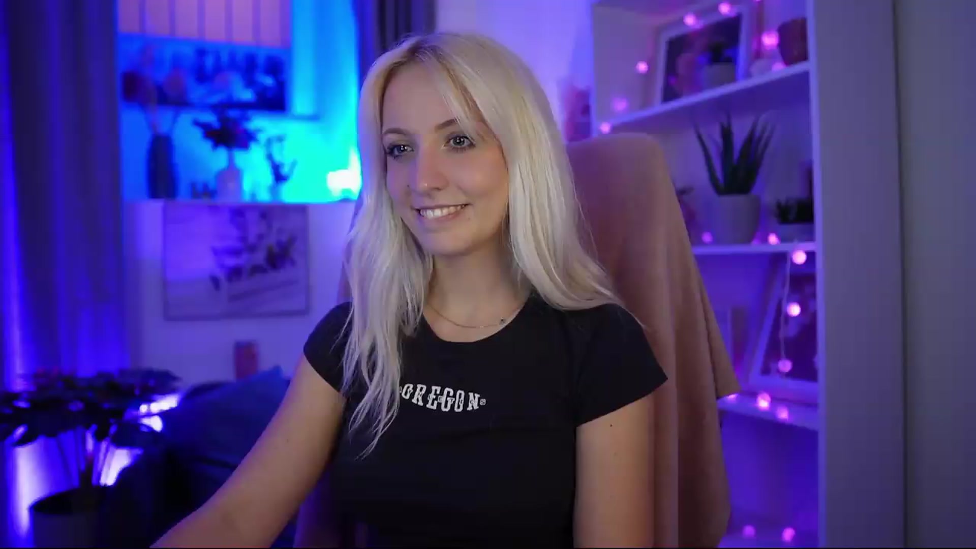 Gallery image thumbnail from Lucy_Cutie's myfreecams stream on, 07/11/2026, 21:33 image 8 of 20