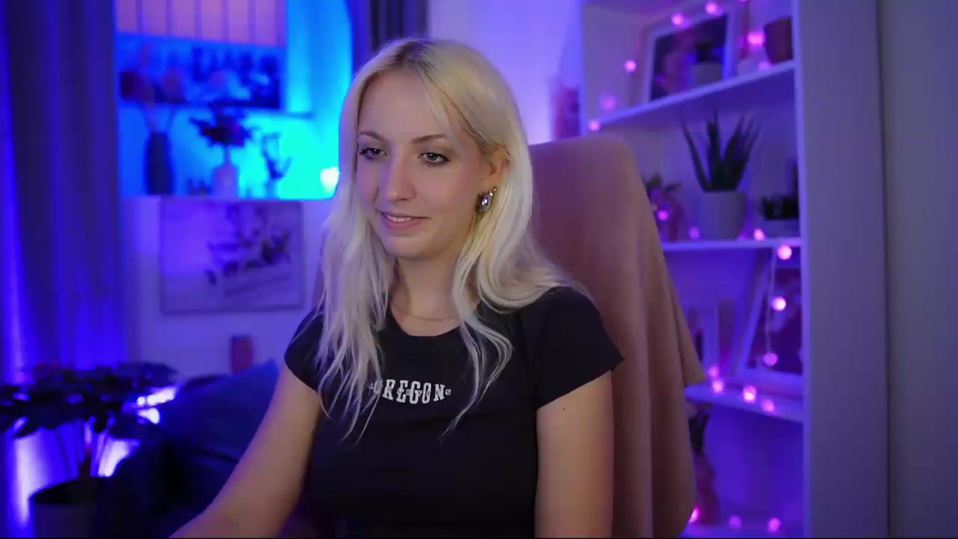 Gallery image thumbnail from Lucy_Cutie's myfreecams stream on, 07/11/2026, 21:33 image 11 of 20