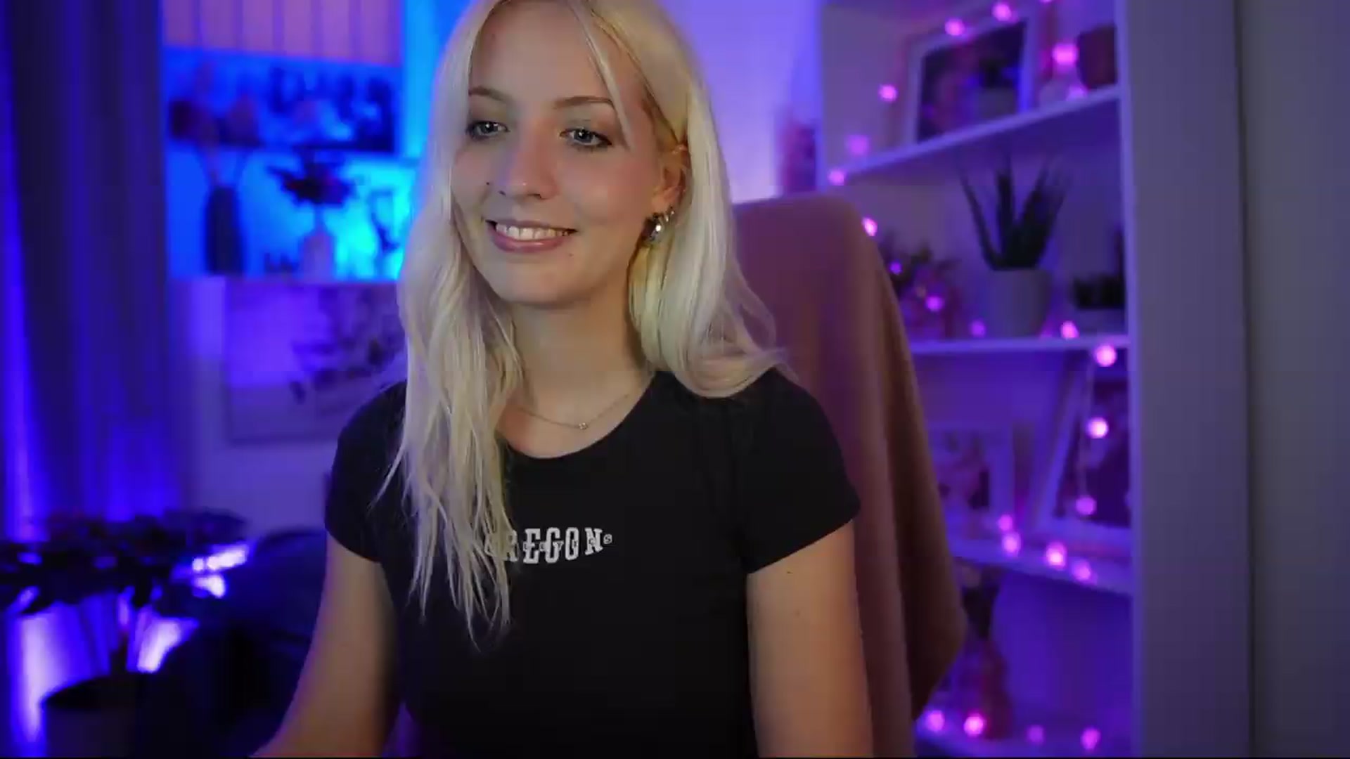 Gallery image thumbnail from Lucy_Cutie's myfreecams stream on, 07/11/2026, 21:33 image 16 of 20