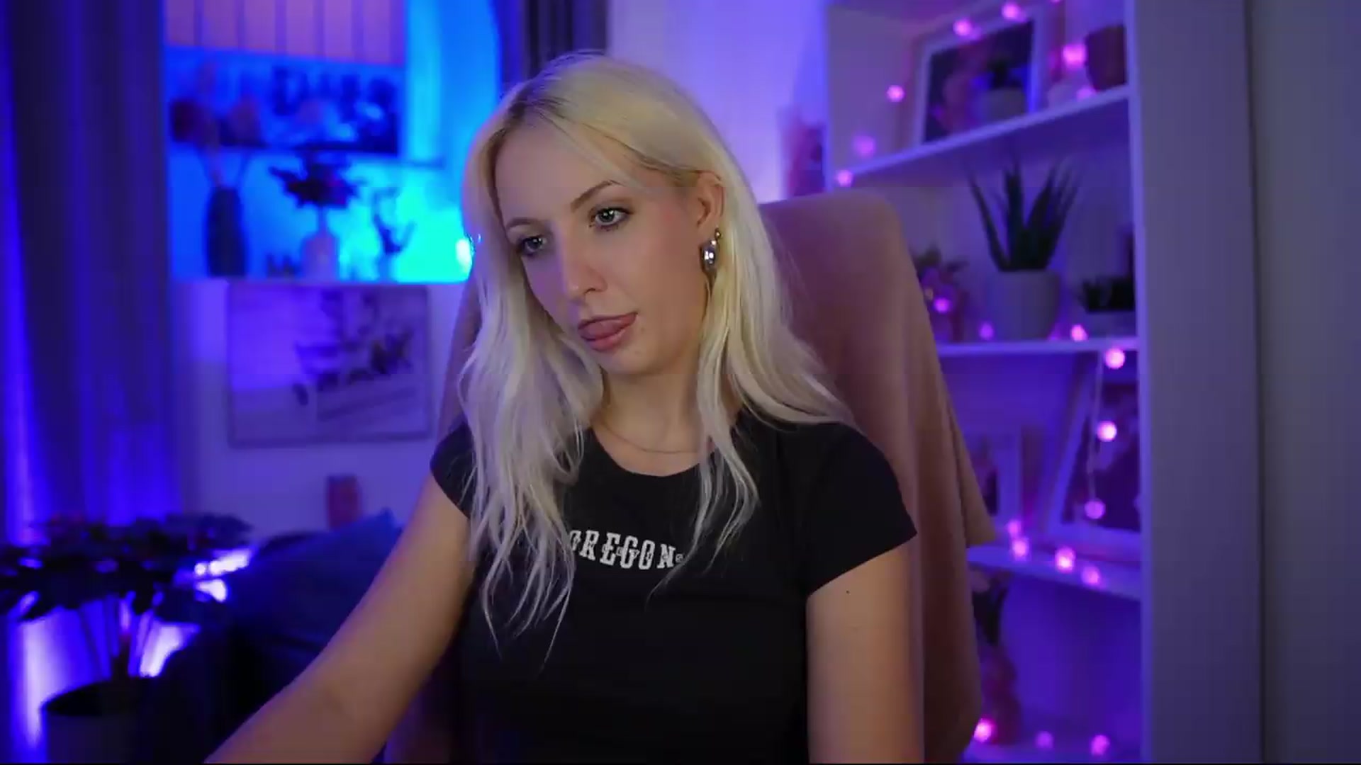 Gallery image thumbnail from Lucy_Cutie's myfreecams stream on, 07/11/2026, 21:33 image 10 of 20