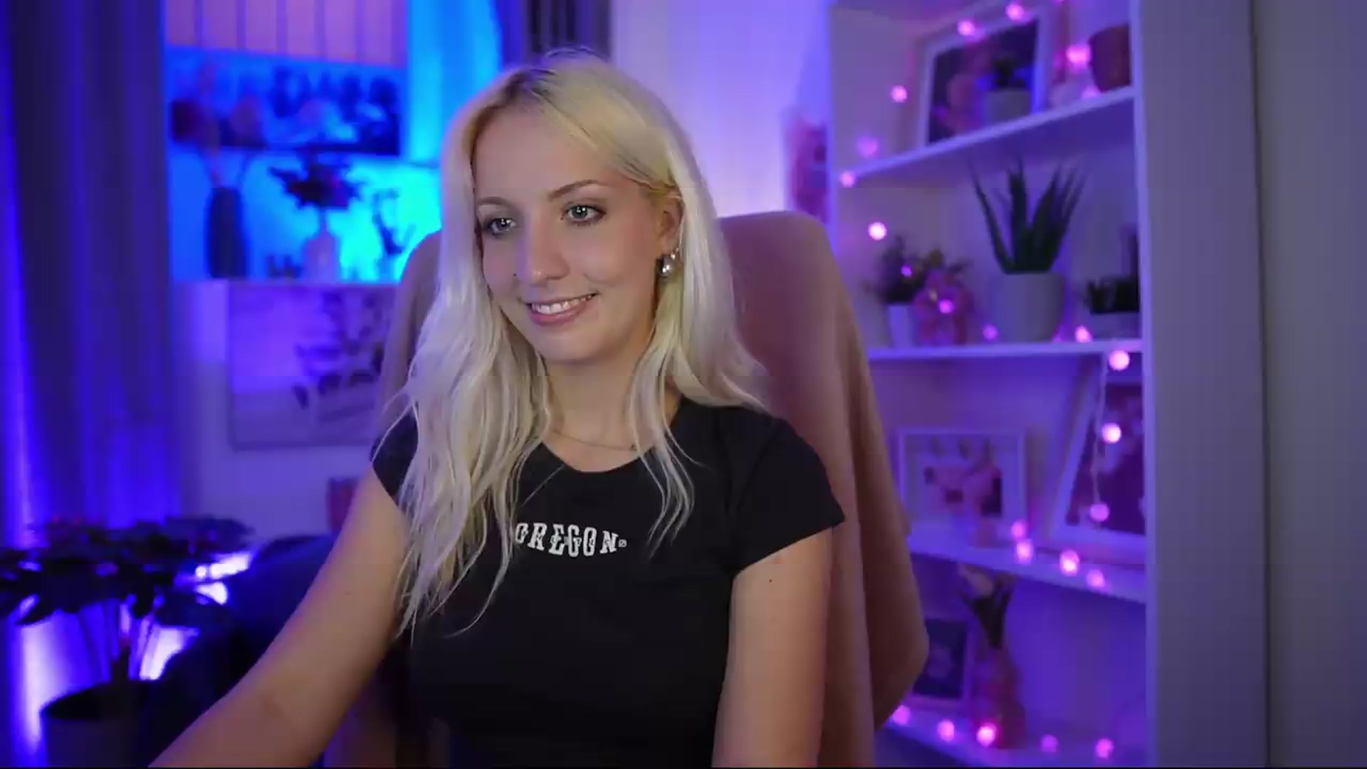 Gallery image thumbnail from Lucy_Cutie's myfreecams stream on, 07/11/2026, 21:33 image 2 of 20
