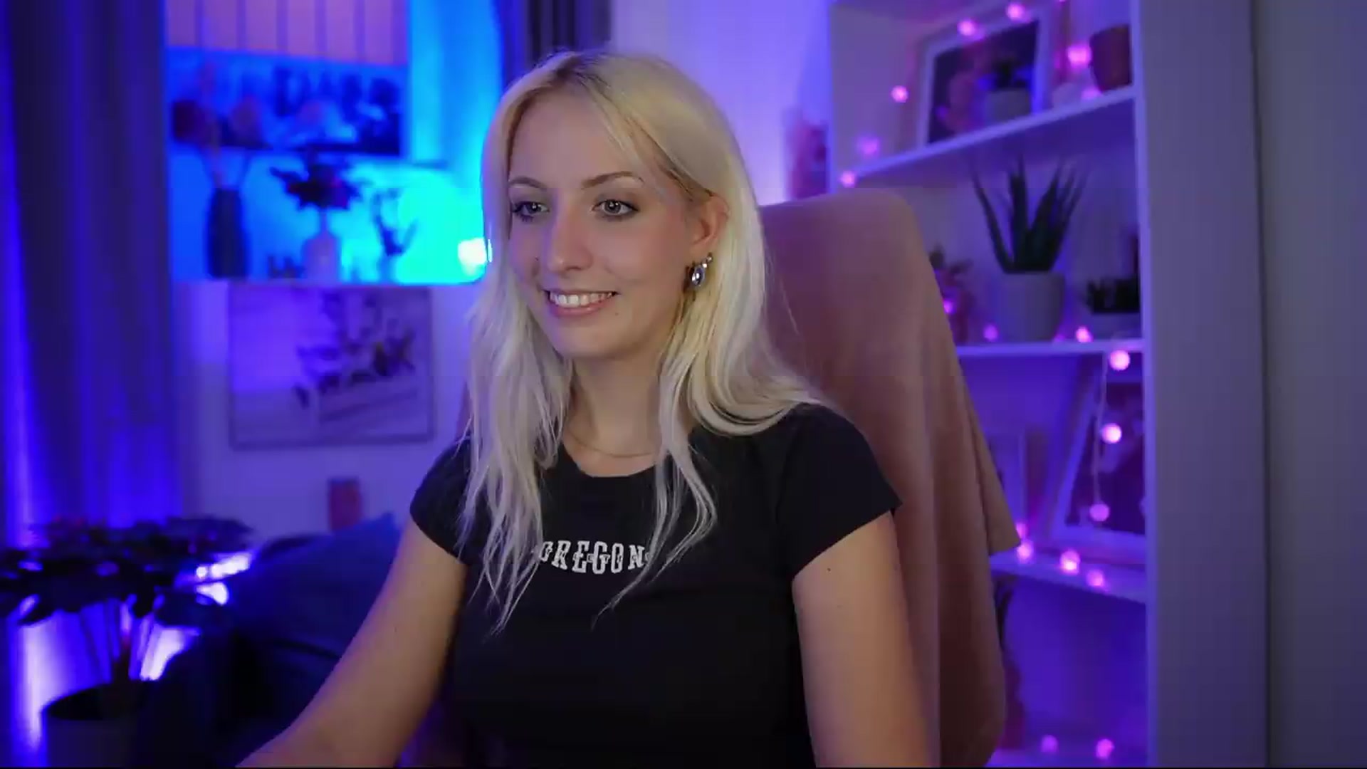 Gallery image thumbnail from Lucy_Cutie's myfreecams stream on, 07/11/2026, 21:33 image 9 of 20