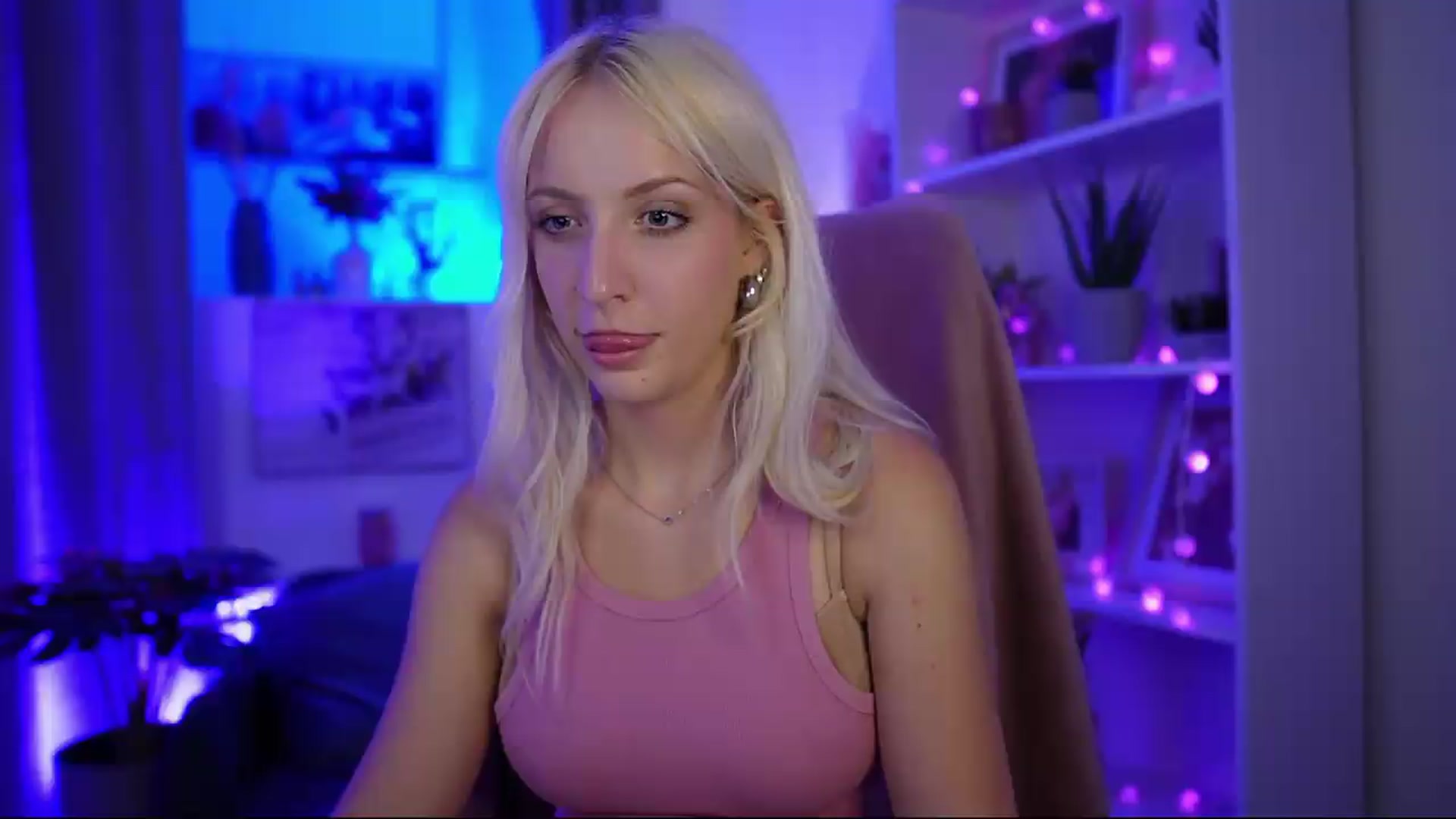 Gallery image thumbnail from Lucy_Cutie's myfreecams stream on, 07/12/2026, 18:56 image 10 of 20