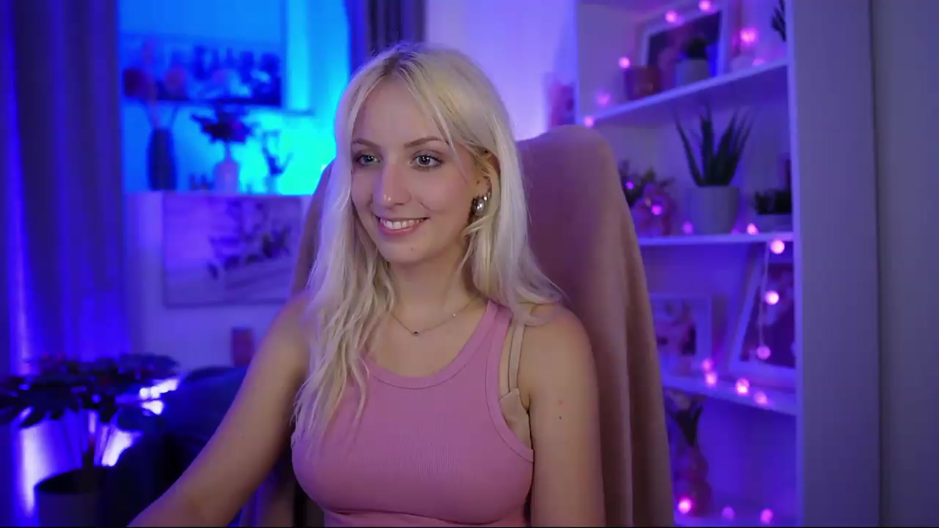 Gallery image thumbnail from Lucy_Cutie's myfreecams stream on, 07/12/2026, 18:56 image 18 of 20