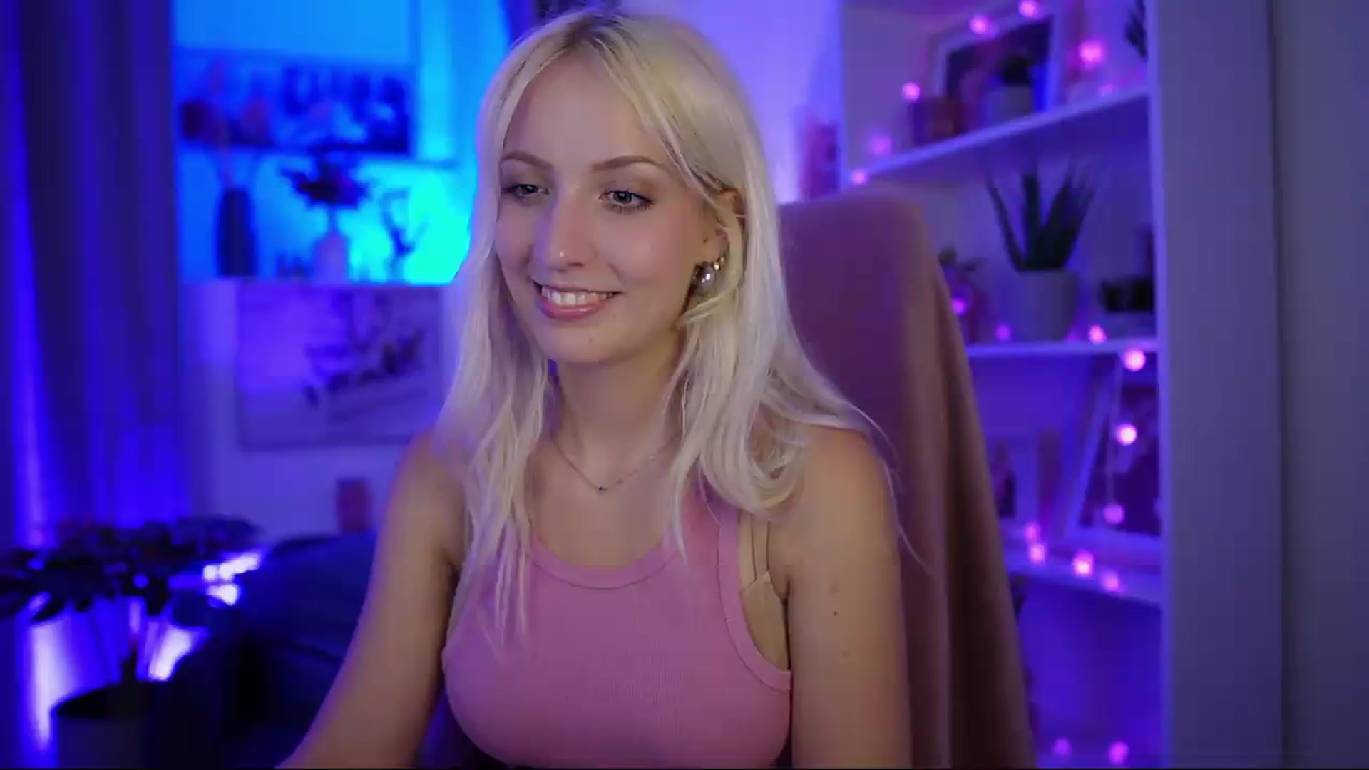 Gallery image thumbnail from Lucy_Cutie's myfreecams stream on, 07/12/2026, 18:56 image 12 of 20