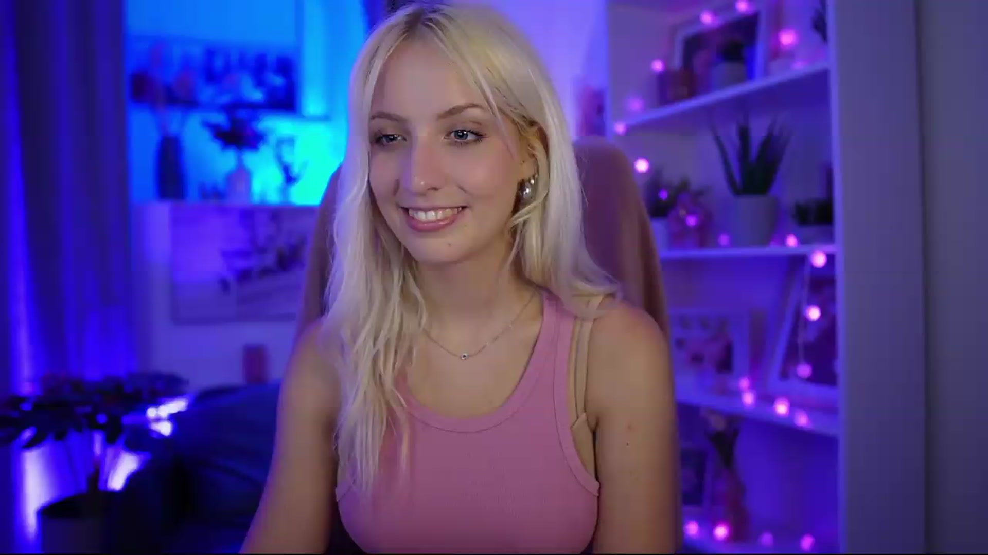 Gallery image thumbnail from Lucy_Cutie's myfreecams stream on, 07/12/2026, 18:56 image 15 of 20