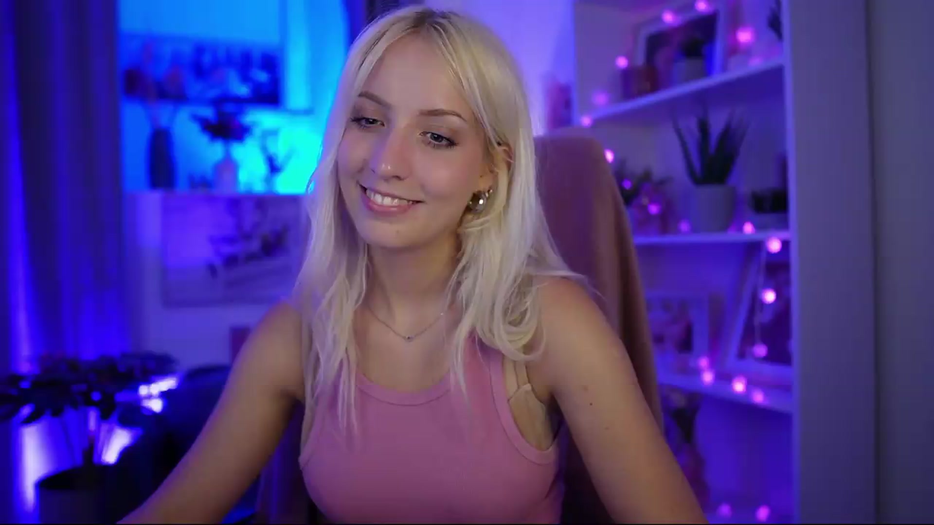 Gallery image thumbnail from Lucy_Cutie's myfreecams stream on, 07/12/2026, 18:56 image 11 of 20