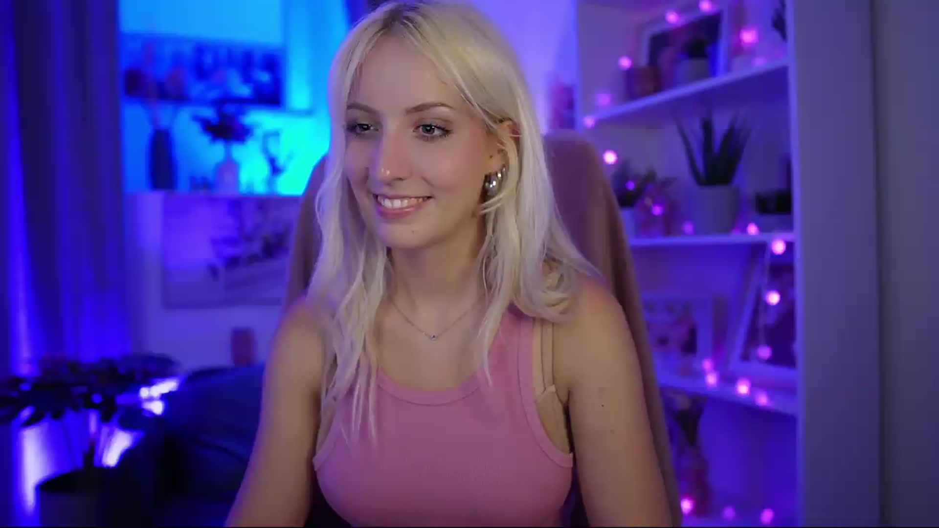 Gallery image thumbnail from Lucy_Cutie's myfreecams stream on, 07/12/2026, 18:56 image 6 of 20