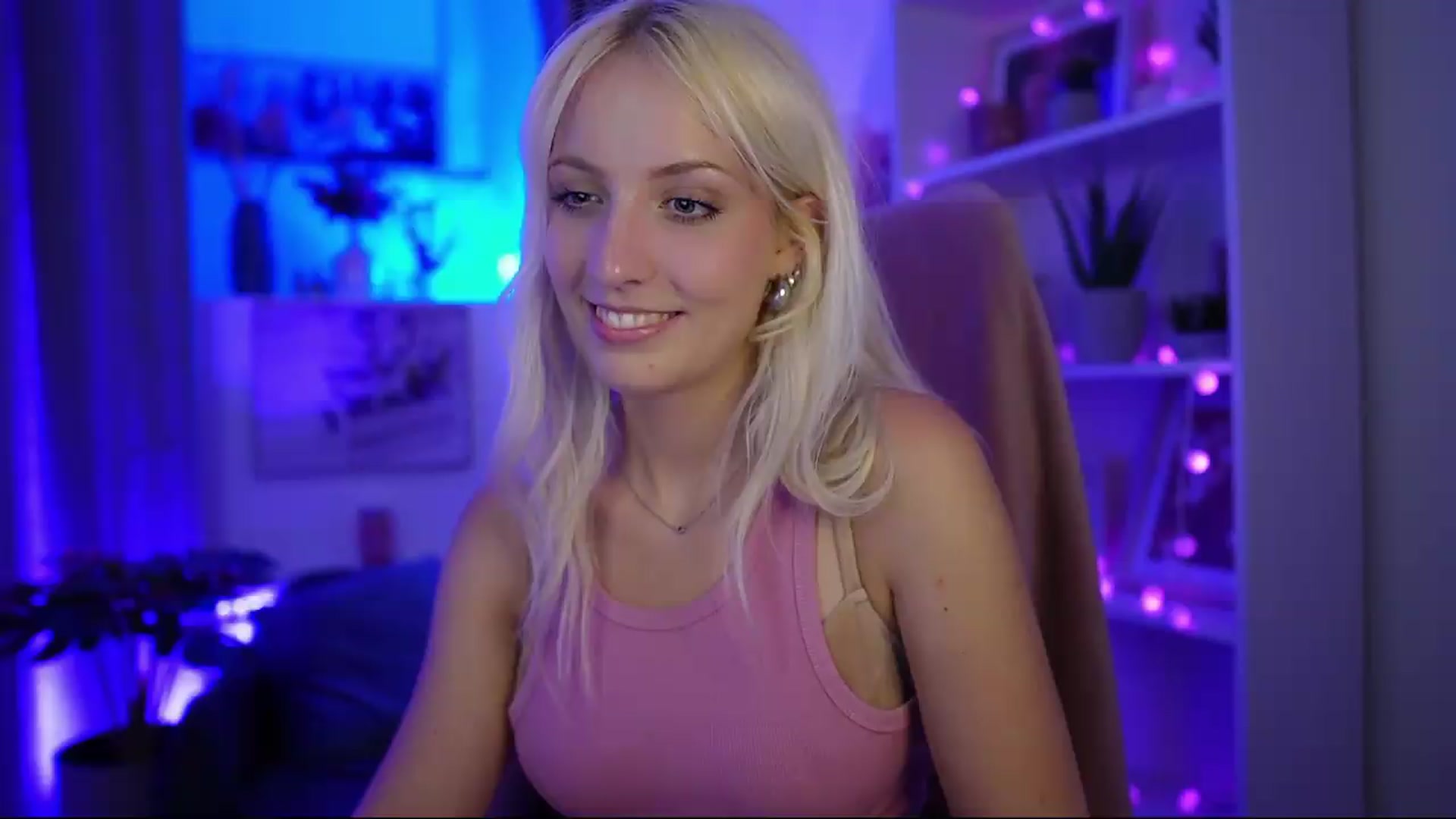 Gallery image thumbnail from Lucy_Cutie's myfreecams stream on, 07/12/2026, 18:56 image 9 of 20