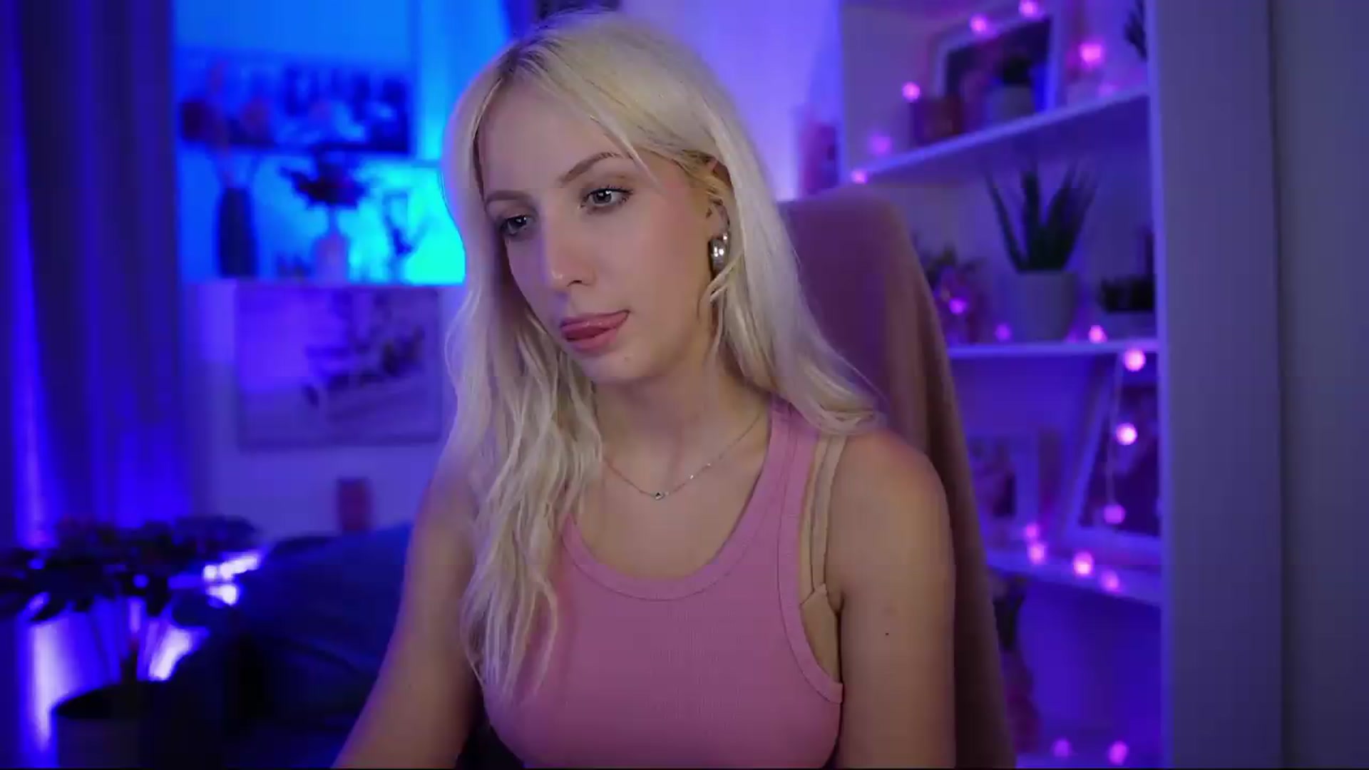 Gallery image thumbnail from Lucy_Cutie's myfreecams stream on, 07/12/2026, 18:56 image 16 of 20