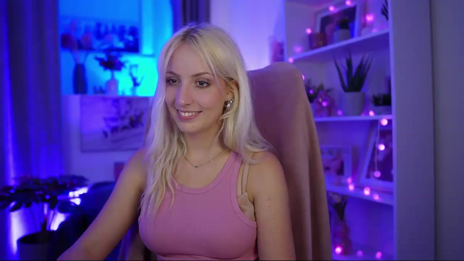 Gallery image thumbnail from Lucy_Cutie's myfreecams stream on, 07/12/2026, 18:56 image 19 of 20
