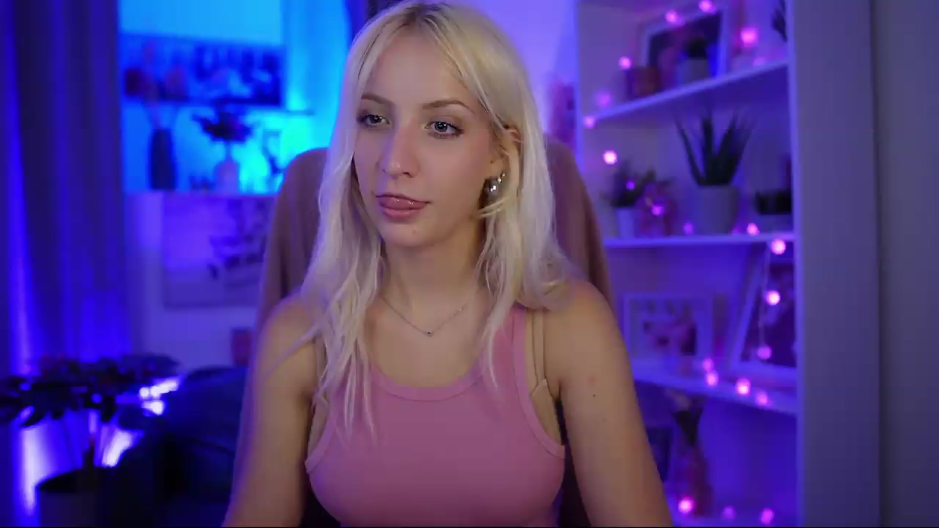 Gallery image thumbnail from Lucy_Cutie's myfreecams stream on, 07/12/2026, 18:56 image 5 of 20