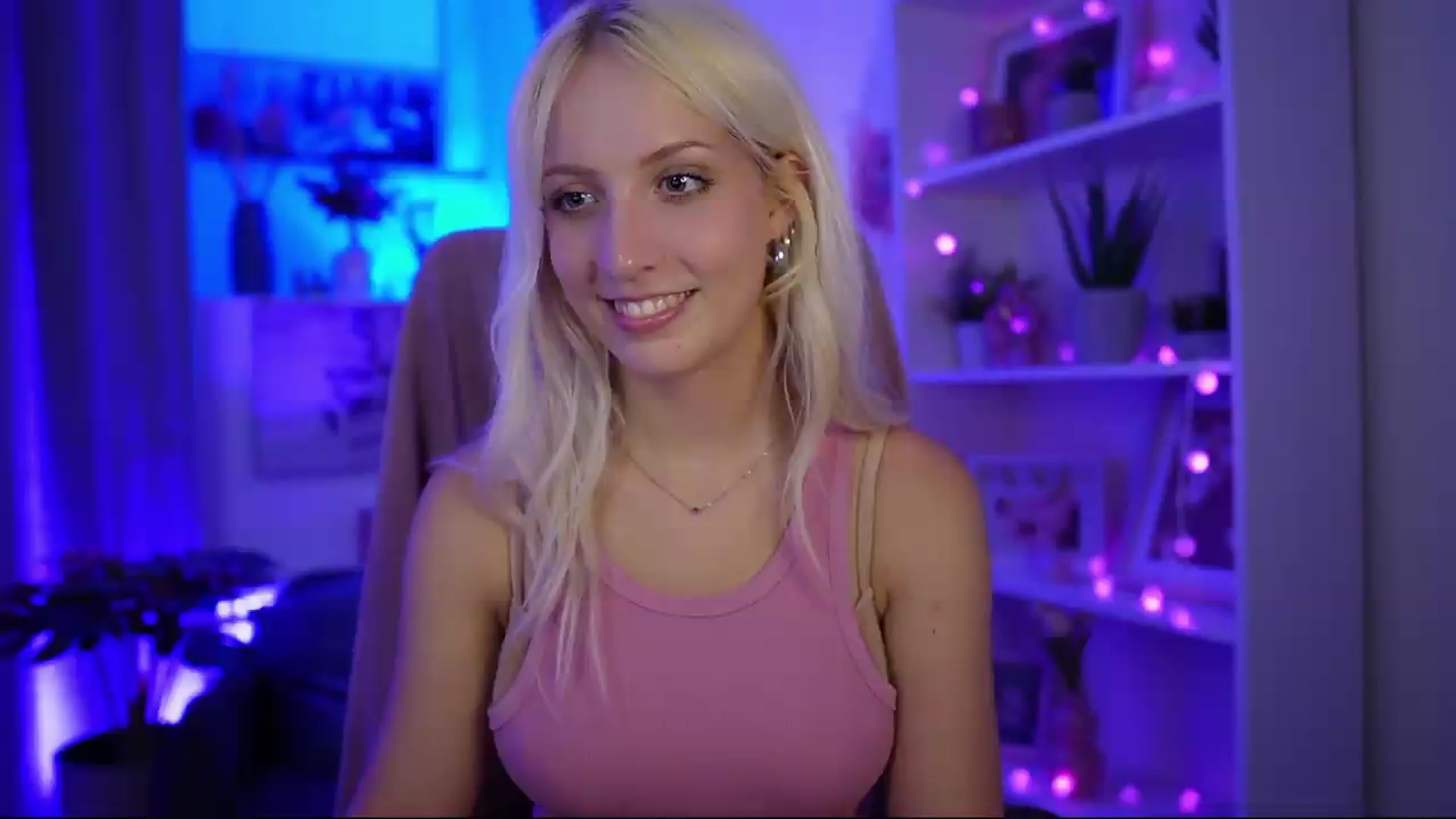 Gallery image thumbnail from Lucy_Cutie's myfreecams stream on, 07/12/2026, 18:56 image 2 of 20