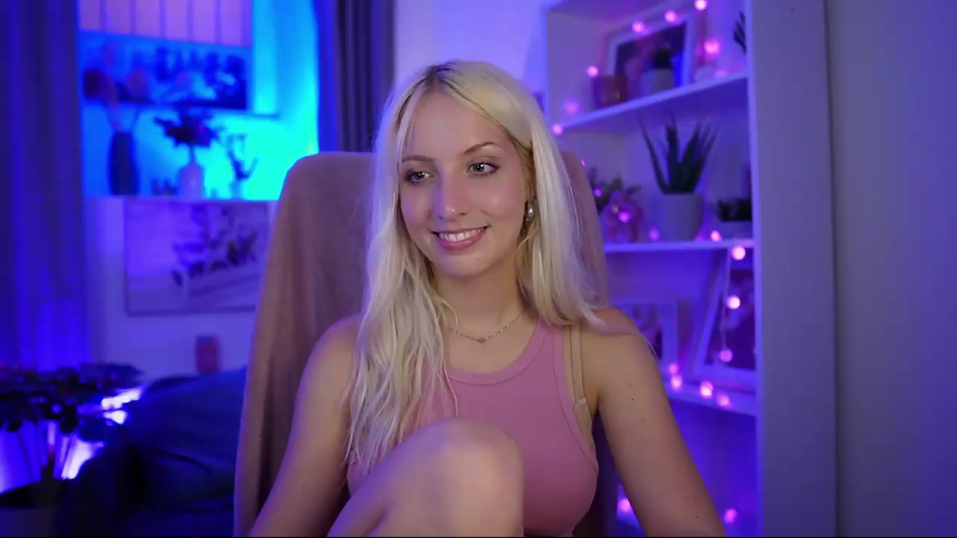 Gallery image thumbnail from Lucy_Cutie's myfreecams stream on, 07/12/2026, 22:36 image 12 of 20