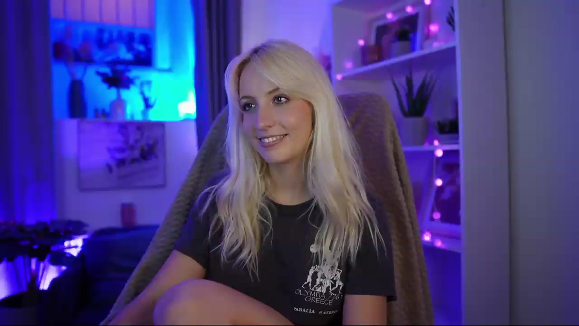 Gallery image thumbnail from Lucy_Cutie's myfreecams stream on, 07/15/2026, 21:02 image 17 of 20