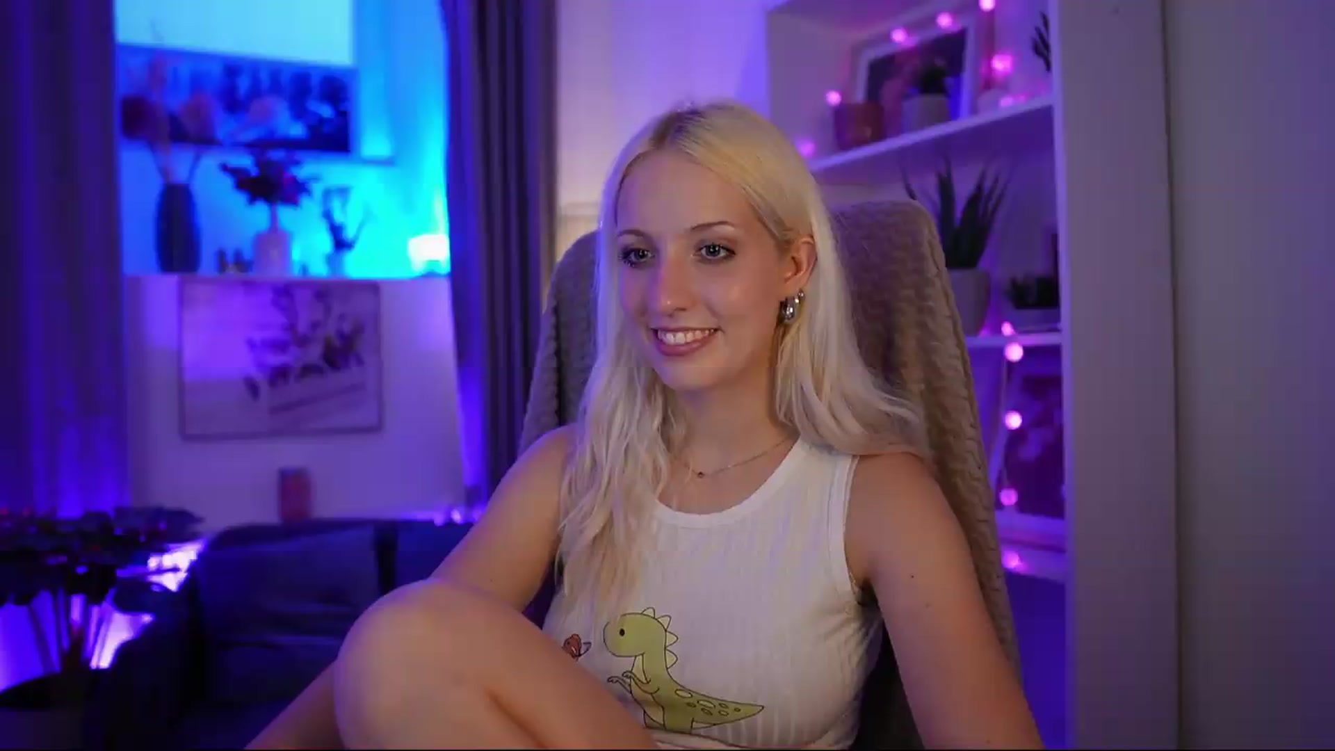 Gallery image thumbnail from Lucy_Cutie's myfreecams stream on, 07/16/2026, 19:23 image 10 of 20