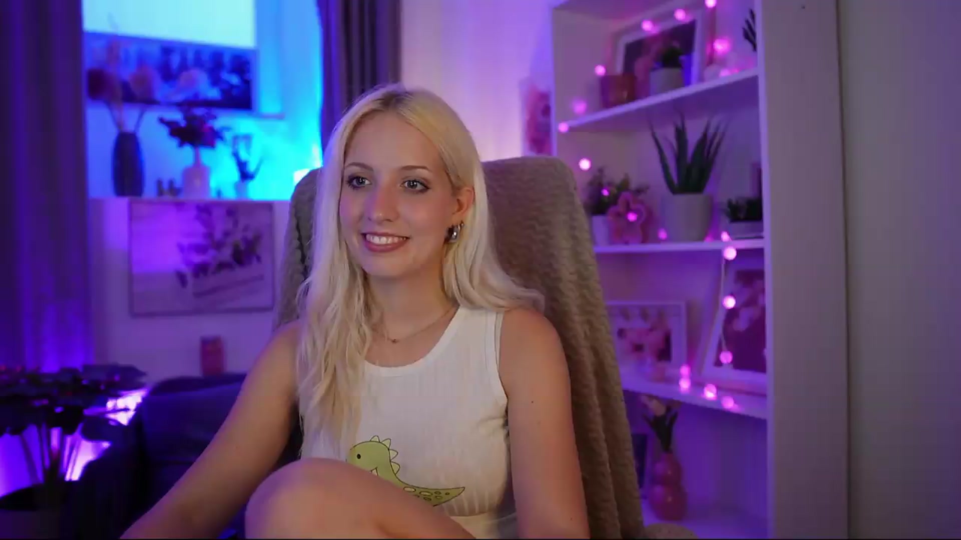 Gallery image thumbnail from Lucy_Cutie's myfreecams stream on, 07/16/2026, 19:23 image 9 of 20