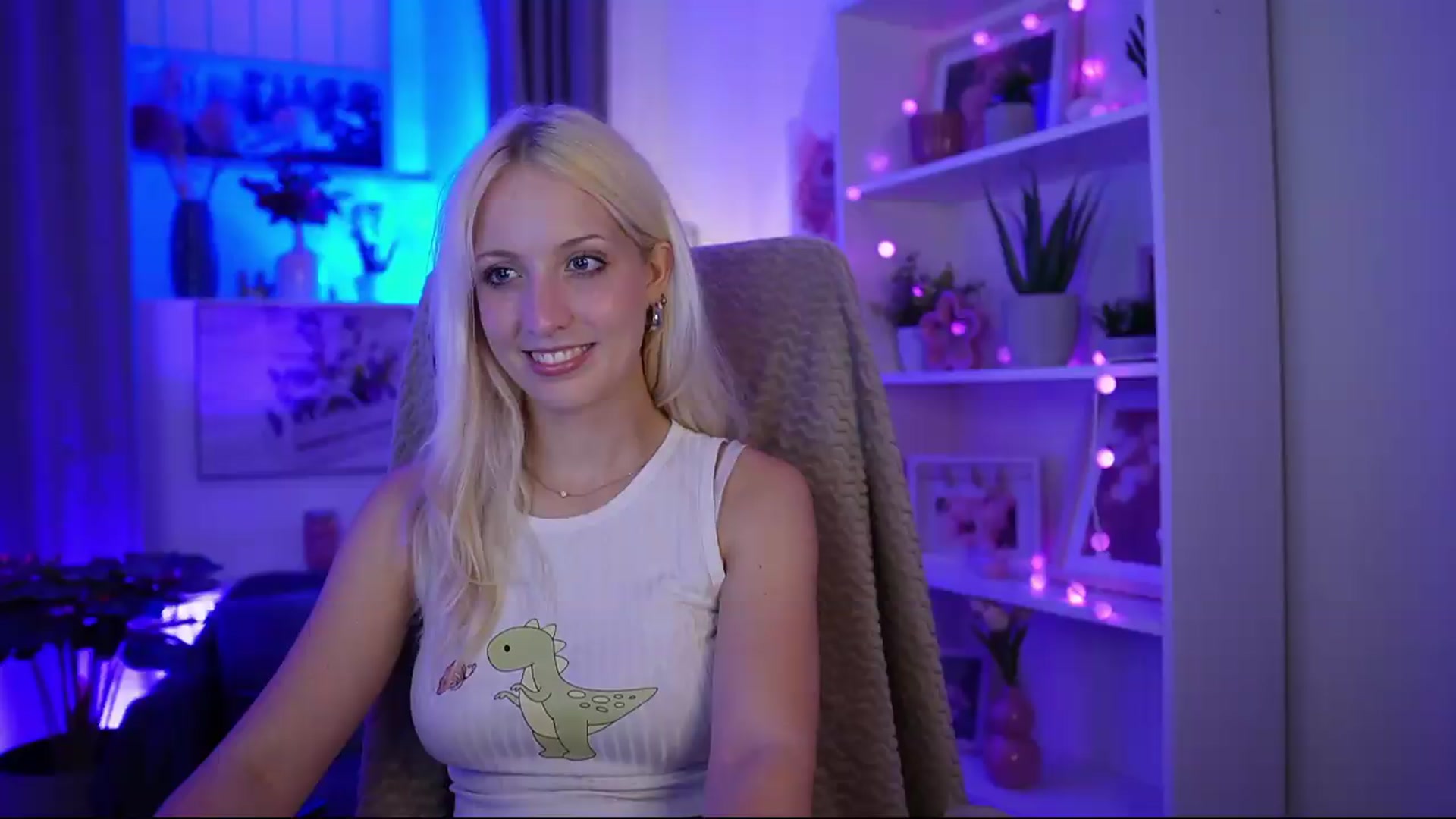 Gallery image thumbnail from Lucy_Cutie's myfreecams stream on, 07/16/2026, 19:23 image 15 of 20