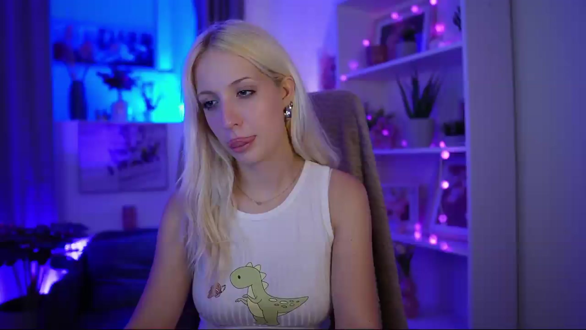 Gallery image thumbnail from Lucy_Cutie's myfreecams stream on, 07/16/2026, 19:23 image 14 of 20