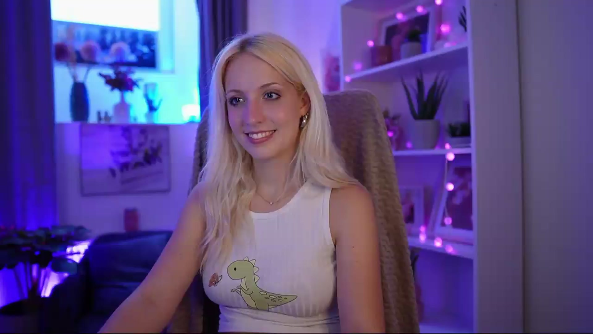 Gallery image thumbnail from Lucy_Cutie's myfreecams stream on, 07/16/2026, 19:23 image 1 of 20