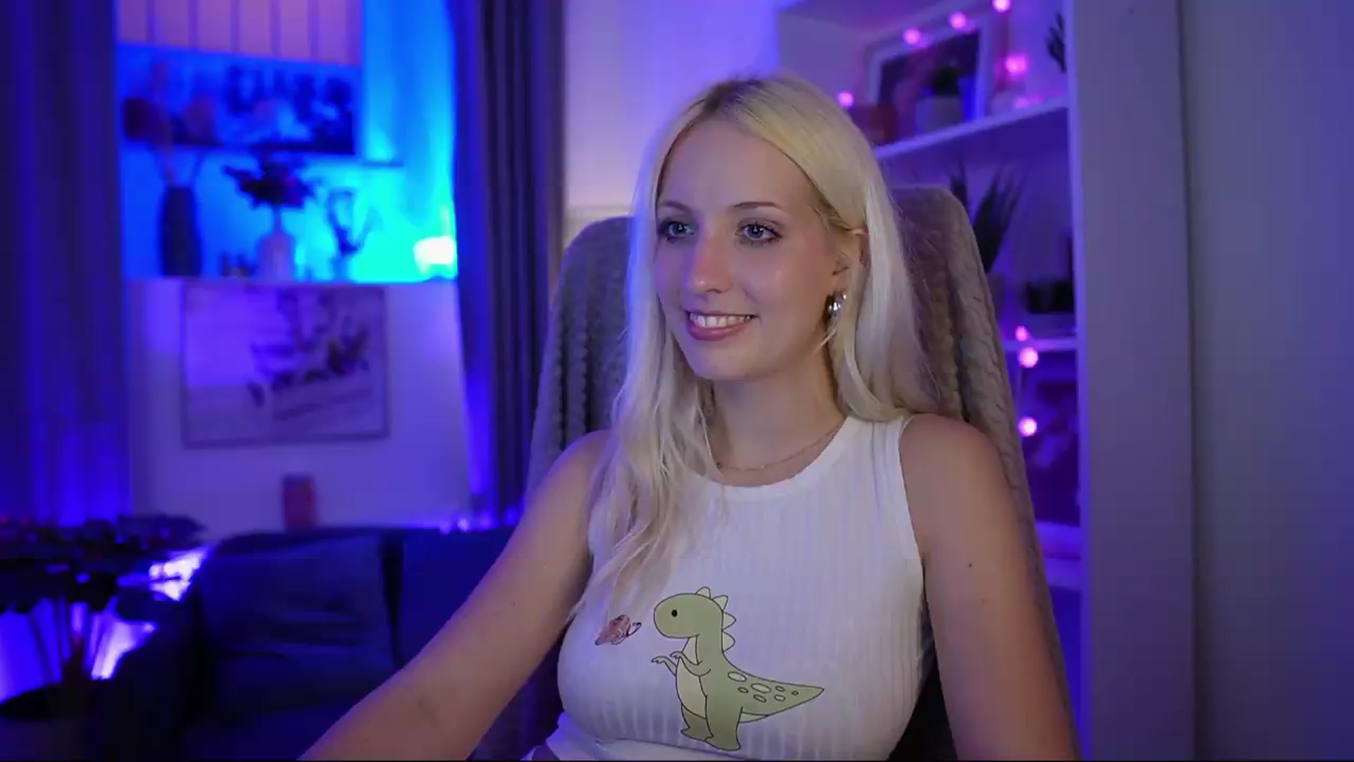 Gallery image thumbnail from Lucy_Cutie's myfreecams stream on, 07/16/2026, 19:23 image 19 of 20