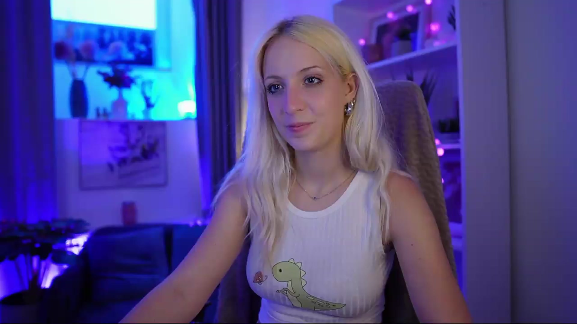 Gallery image thumbnail from Lucy_Cutie's myfreecams stream on, 07/16/2026, 19:23 image 3 of 20