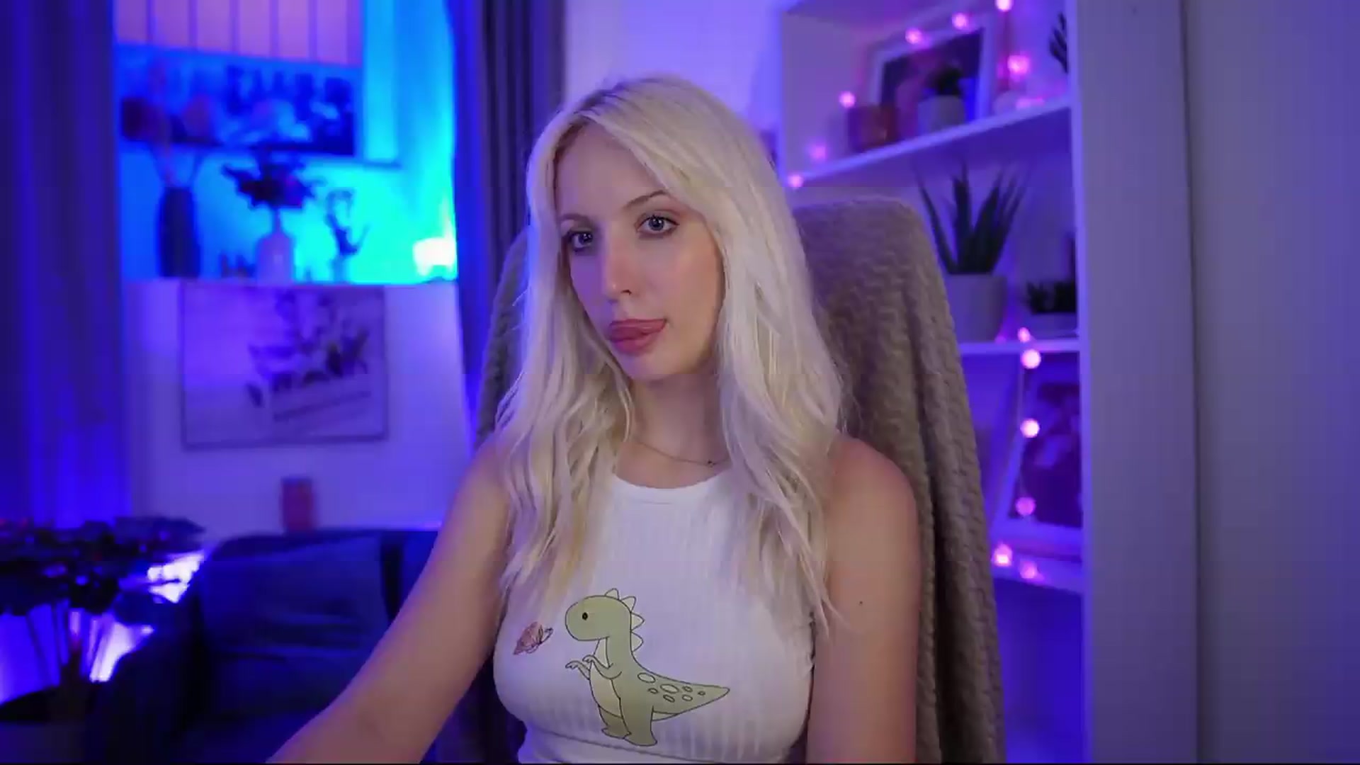 Gallery image thumbnail from Lucy_Cutie's myfreecams stream on, 07/16/2026, 20:56 image 2 of 20