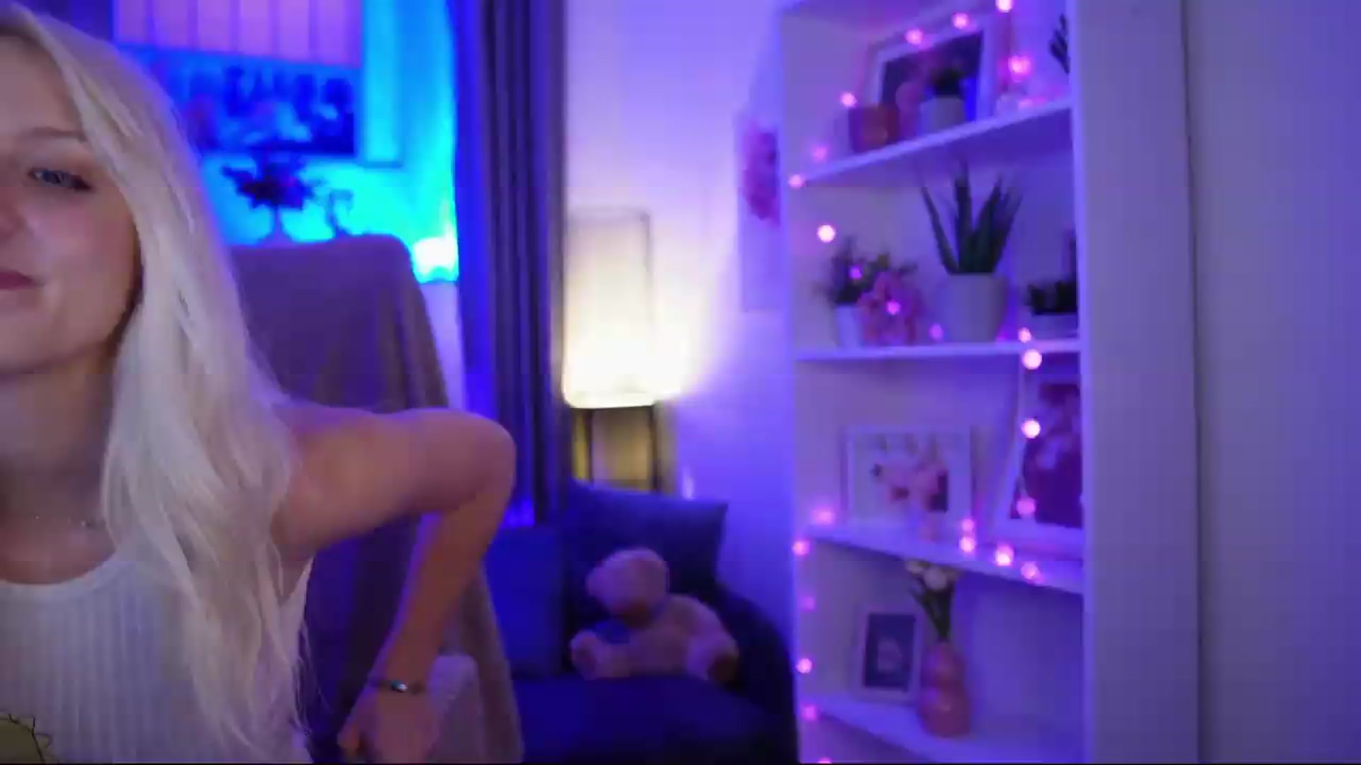 Gallery image thumbnail from Lucy_Cutie's myfreecams stream on, 07/16/2026, 20:56 image 3 of 20