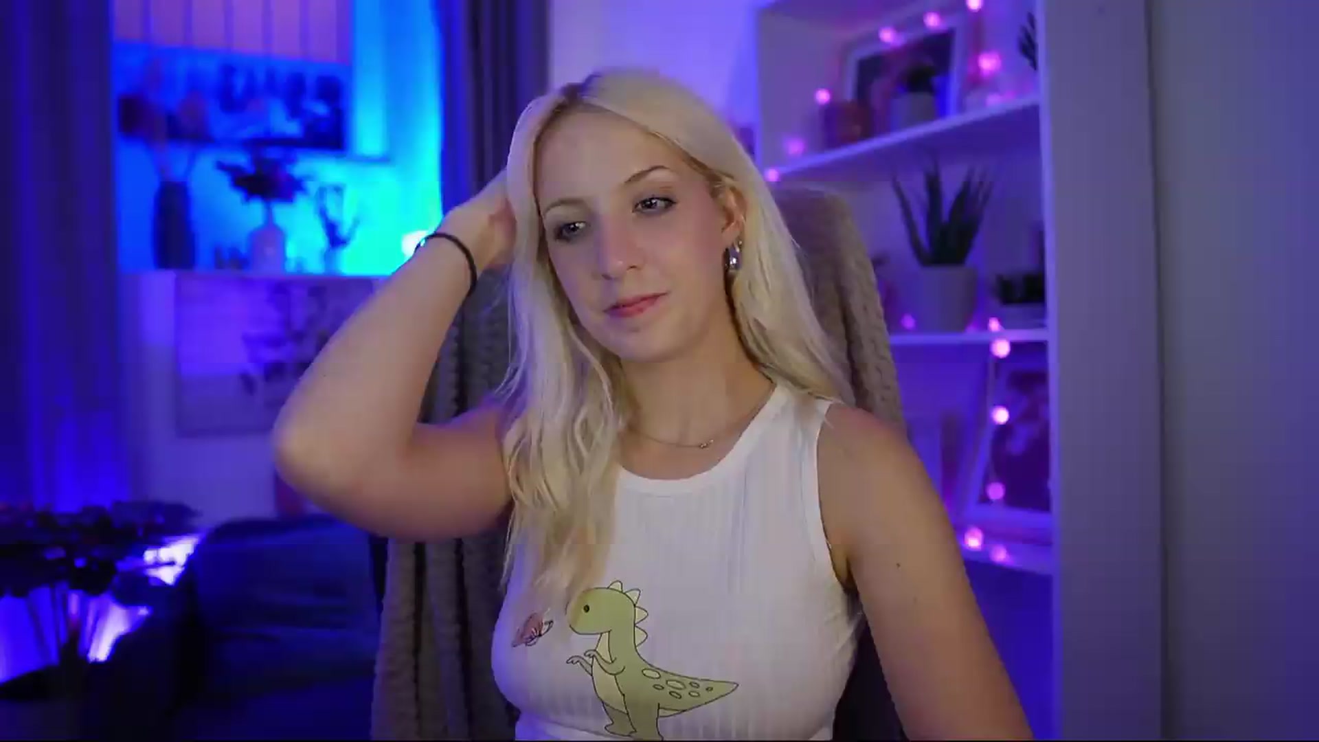 Gallery image thumbnail from Lucy_Cutie's myfreecams stream on, 07/16/2026, 20:56 image 14 of 20