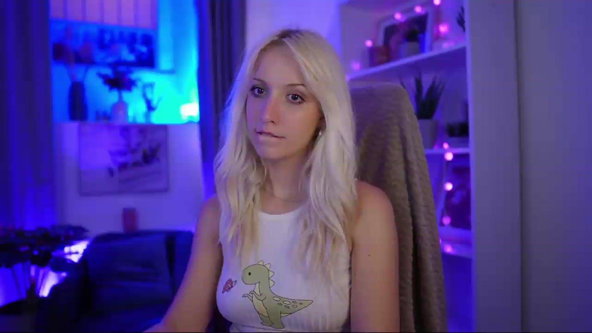 Gallery image thumbnail from Lucy_Cutie's myfreecams stream on, 07/16/2026, 20:56 image 1 of 20