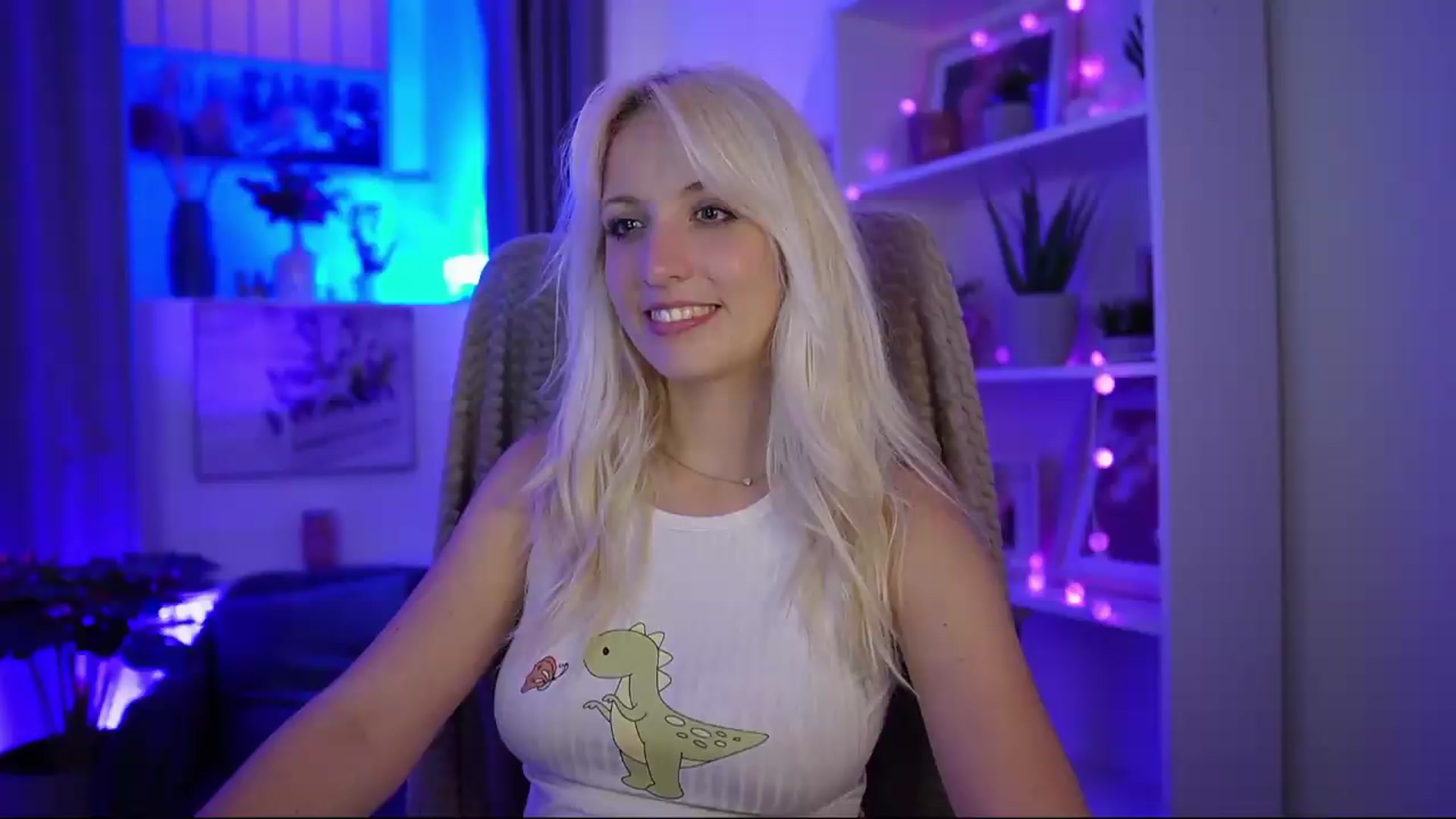 Gallery image thumbnail from Lucy_Cutie's myfreecams stream on, 07/16/2026, 20:56 image 11 of 20