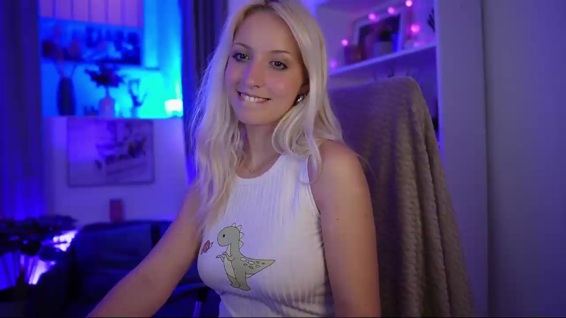 Gallery image thumbnail from Lucy_Cutie's myfreecams stream on, 07/16/2026, 22:46 image 18 of 20