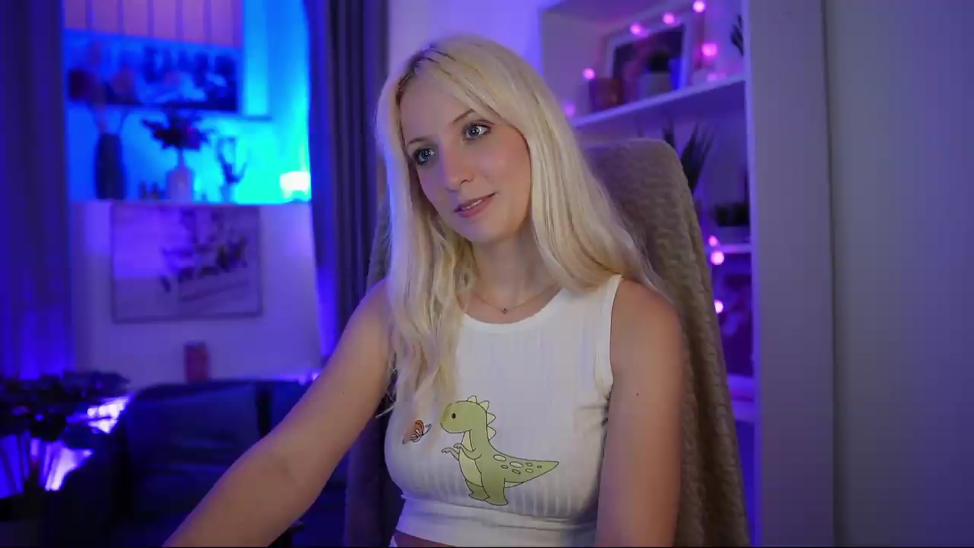 Gallery image thumbnail from Lucy_Cutie's myfreecams stream on, 07/16/2026, 22:46 image 14 of 20
