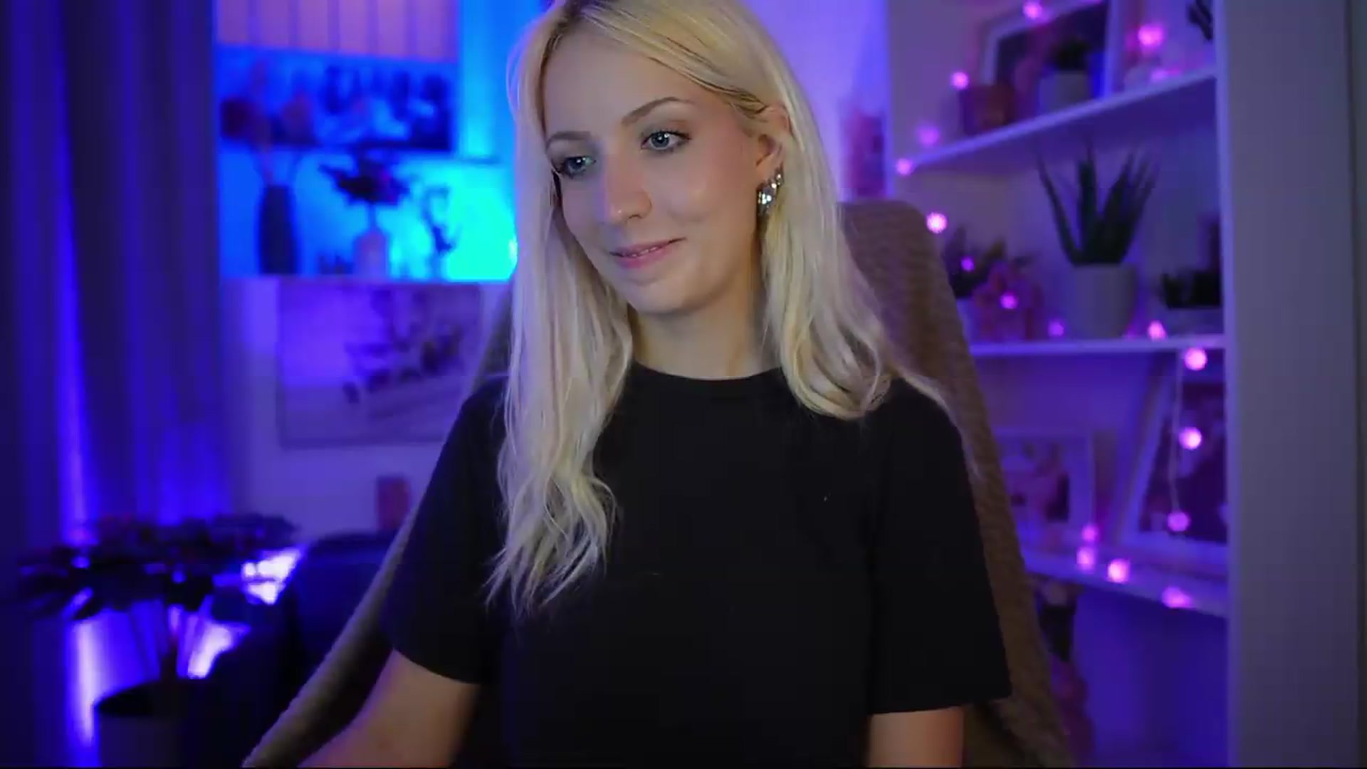 Gallery image thumbnail from Lucy_Cutie's myfreecams stream on, 07/17/2026, 19:11 image 9 of 20
