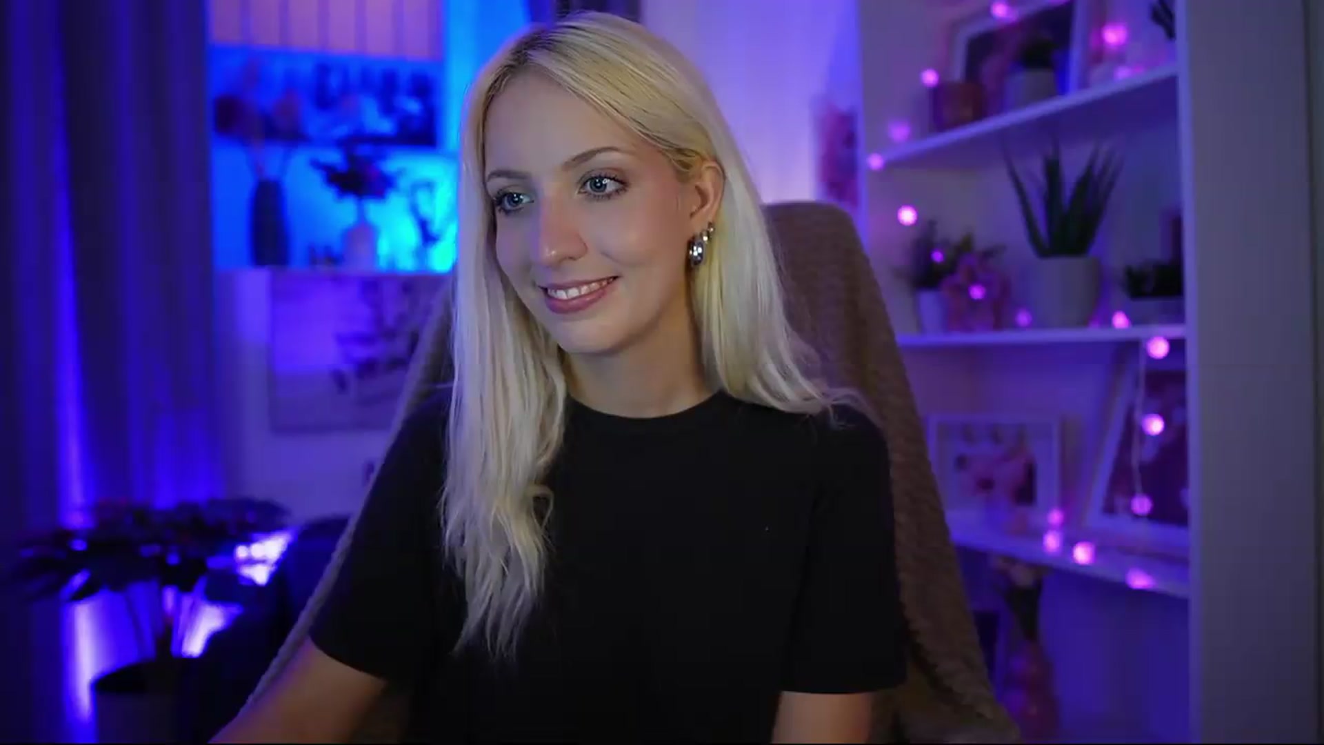 Gallery image thumbnail from Lucy_Cutie's myfreecams stream on, 07/17/2026, 19:11 image 12 of 20