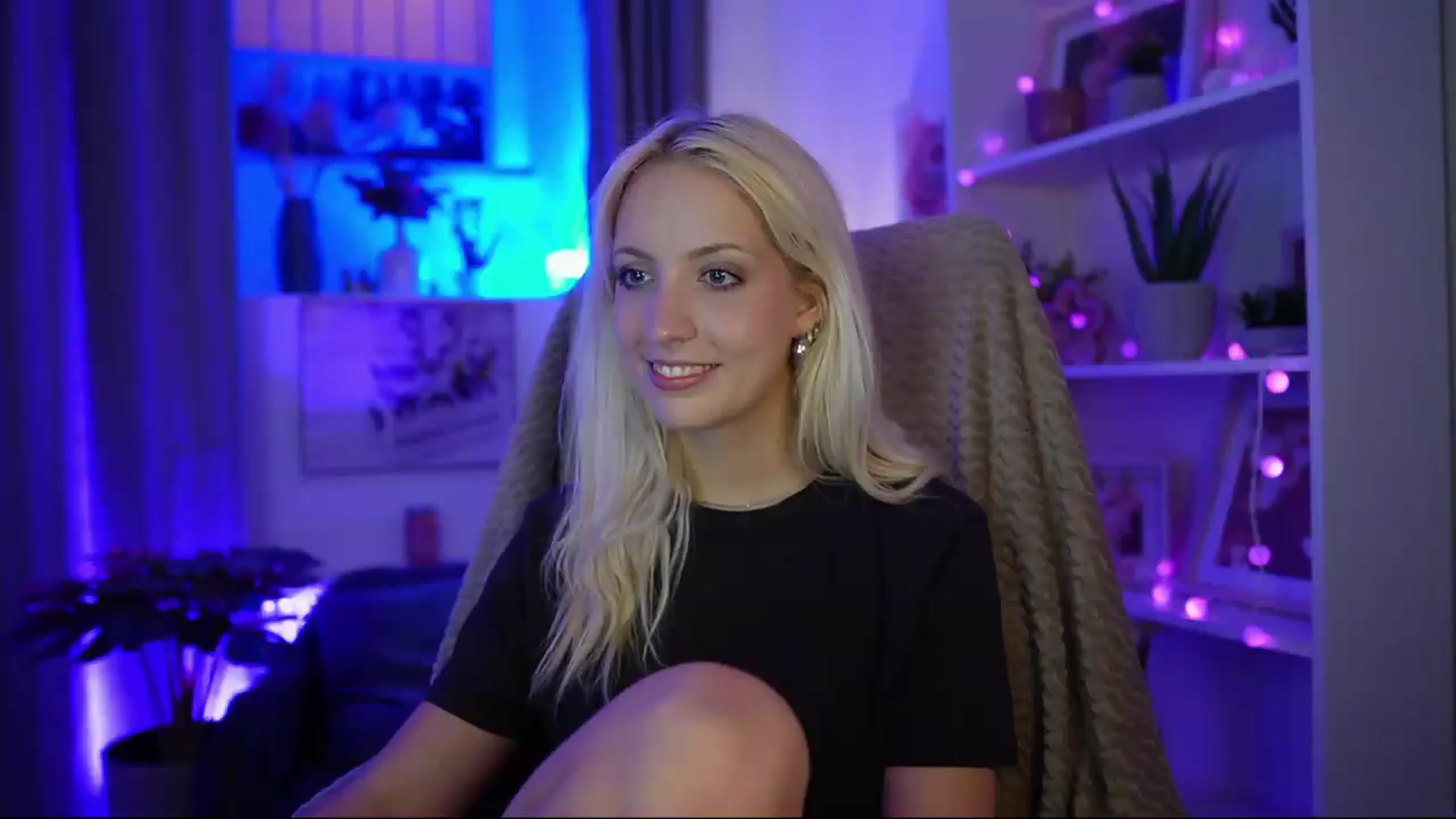 Gallery image thumbnail from Lucy_Cutie's myfreecams stream on, 07/17/2026, 20:06 image 20 of 20