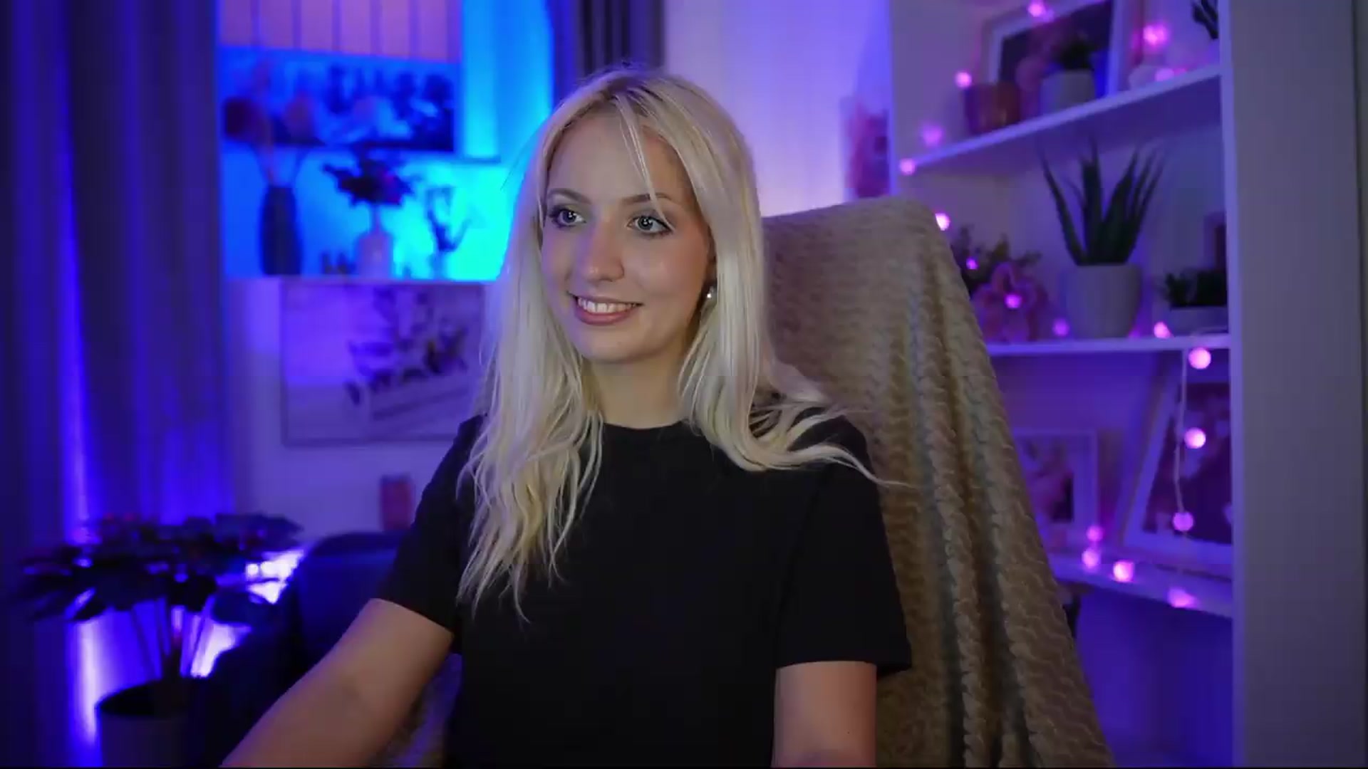 Gallery image thumbnail from Lucy_Cutie's myfreecams stream on, 07/17/2026, 20:06 image 15 of 20