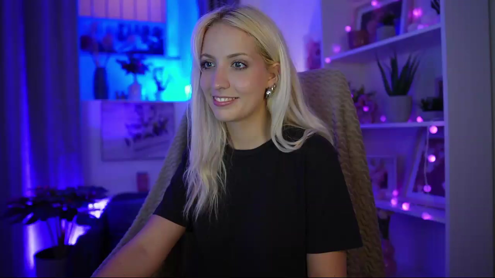 Gallery image thumbnail from Lucy_Cutie's myfreecams stream on, 07/17/2026, 20:59 image 10 of 20