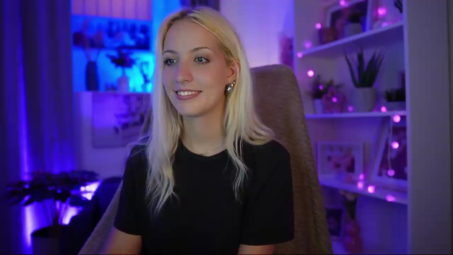Gallery image thumbnail from Lucy_Cutie's myfreecams stream on, 07/17/2026, 22:46 image 2 of 20