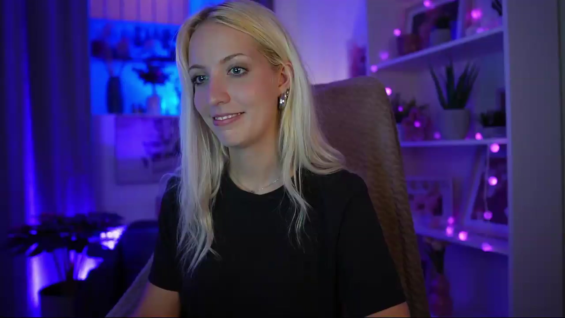 Gallery image thumbnail from Lucy_Cutie's myfreecams stream on, 07/17/2026, 22:46 image 1 of 20