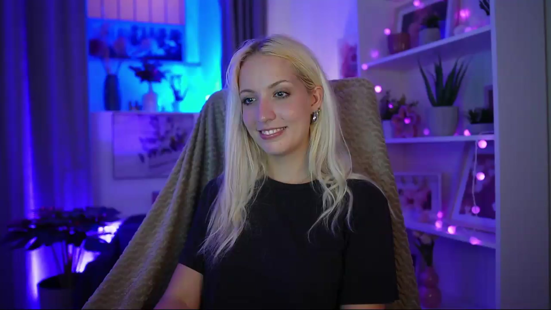 Gallery image thumbnail from Lucy_Cutie's myfreecams stream on, 07/17/2026, 22:46 image 20 of 20