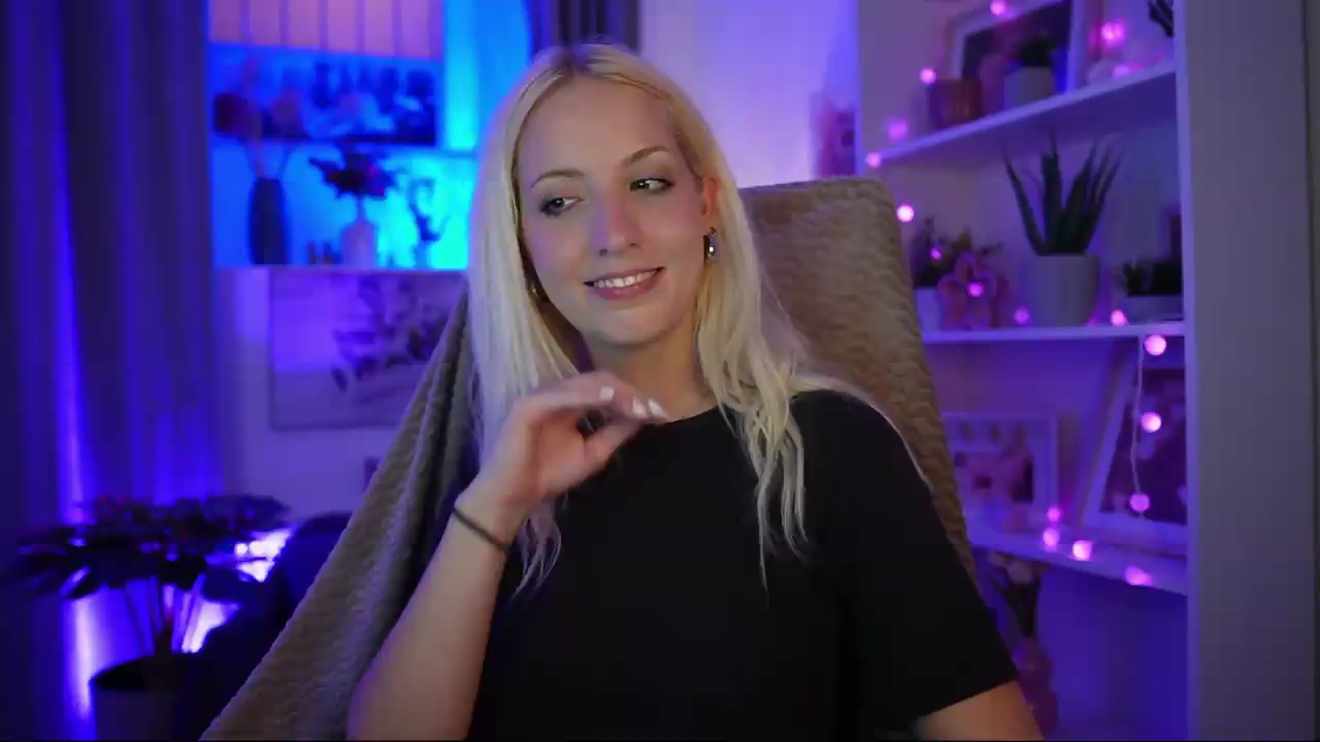 Gallery image thumbnail from Lucy_Cutie's myfreecams stream on, 07/17/2026, 22:46 image 15 of 20
