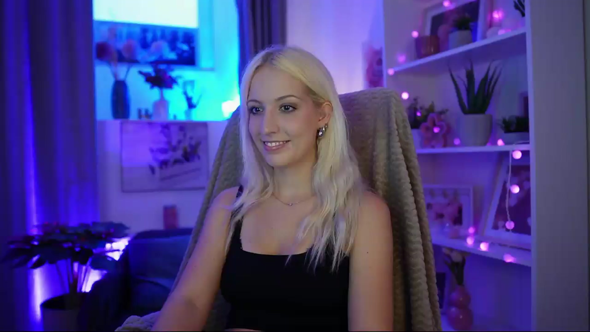 Gallery image thumbnail from Lucy_Cutie's myfreecams stream on, 07/18/2026, 18:29 image 6 of 20