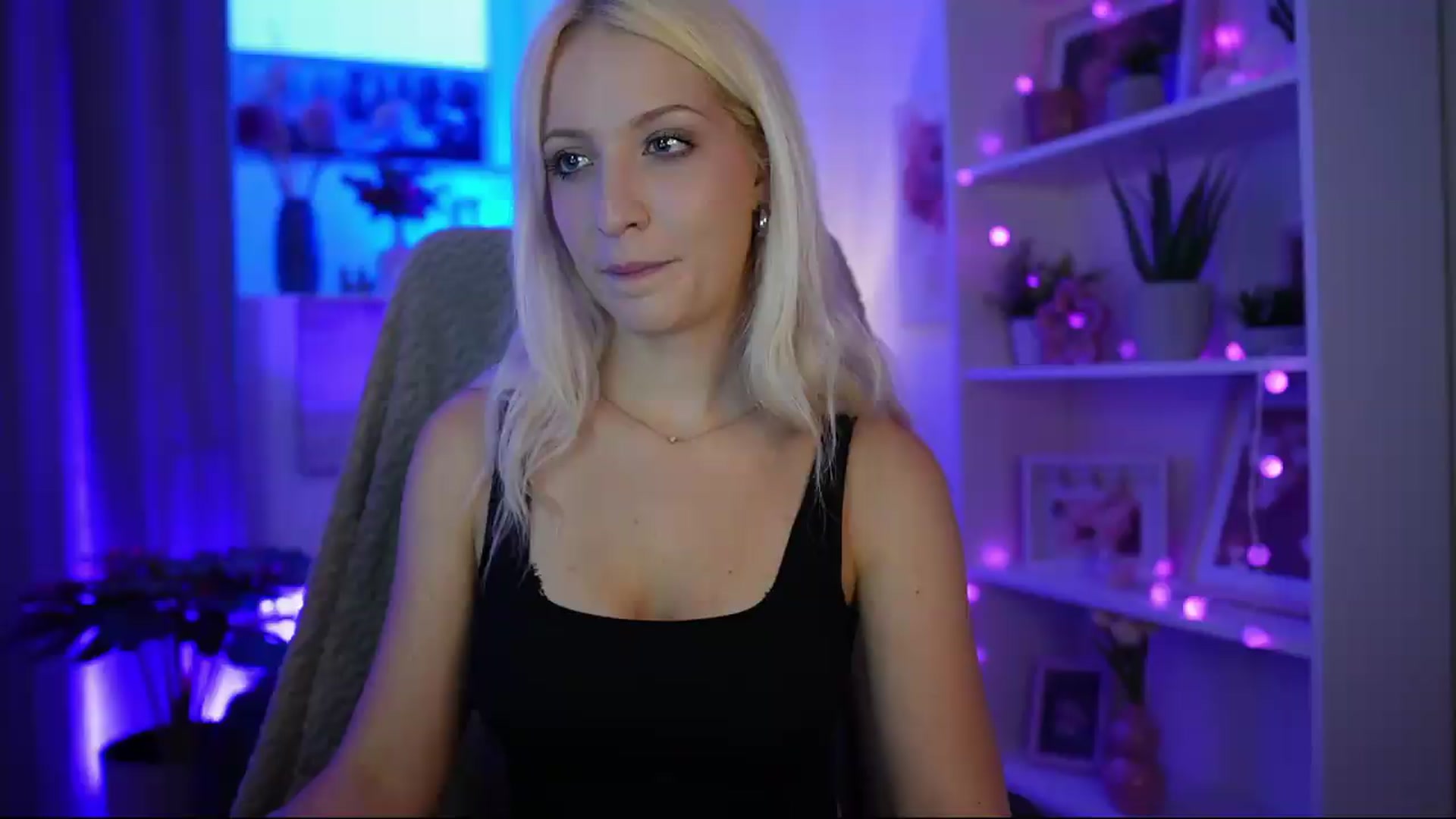 Gallery image thumbnail from Lucy_Cutie's myfreecams stream on, 07/18/2026, 18:29 image 12 of 20